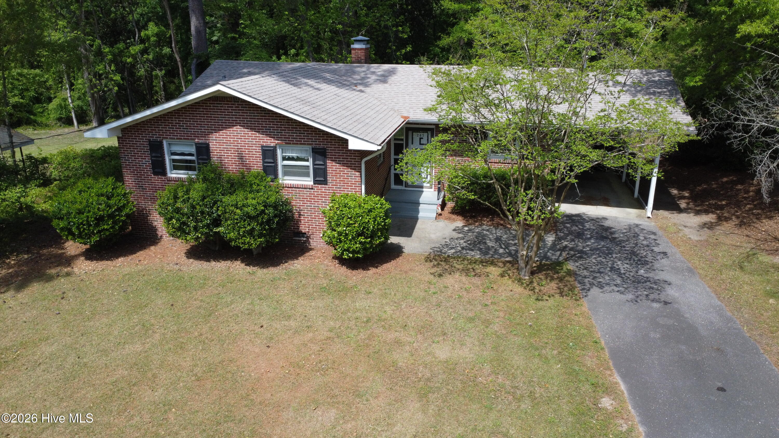 245 S Hillcrest Drive Property Photo 2