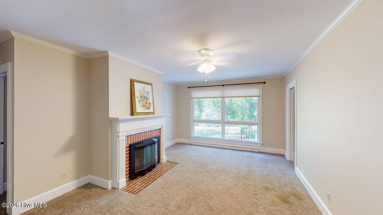 245 S Hillcrest Drive Property Photo 6