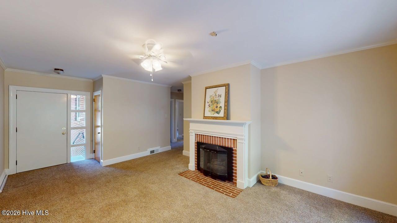 245 S Hillcrest Drive Property Photo 7