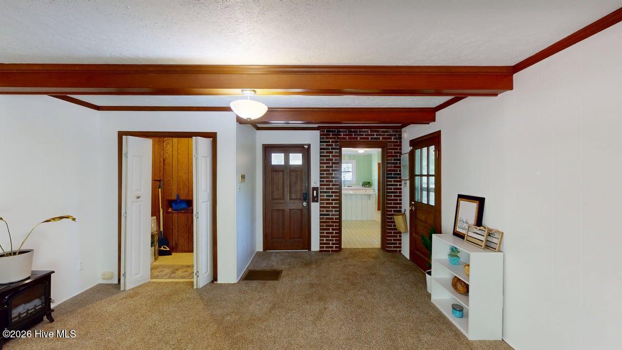 245 S Hillcrest Drive Property Photo 21