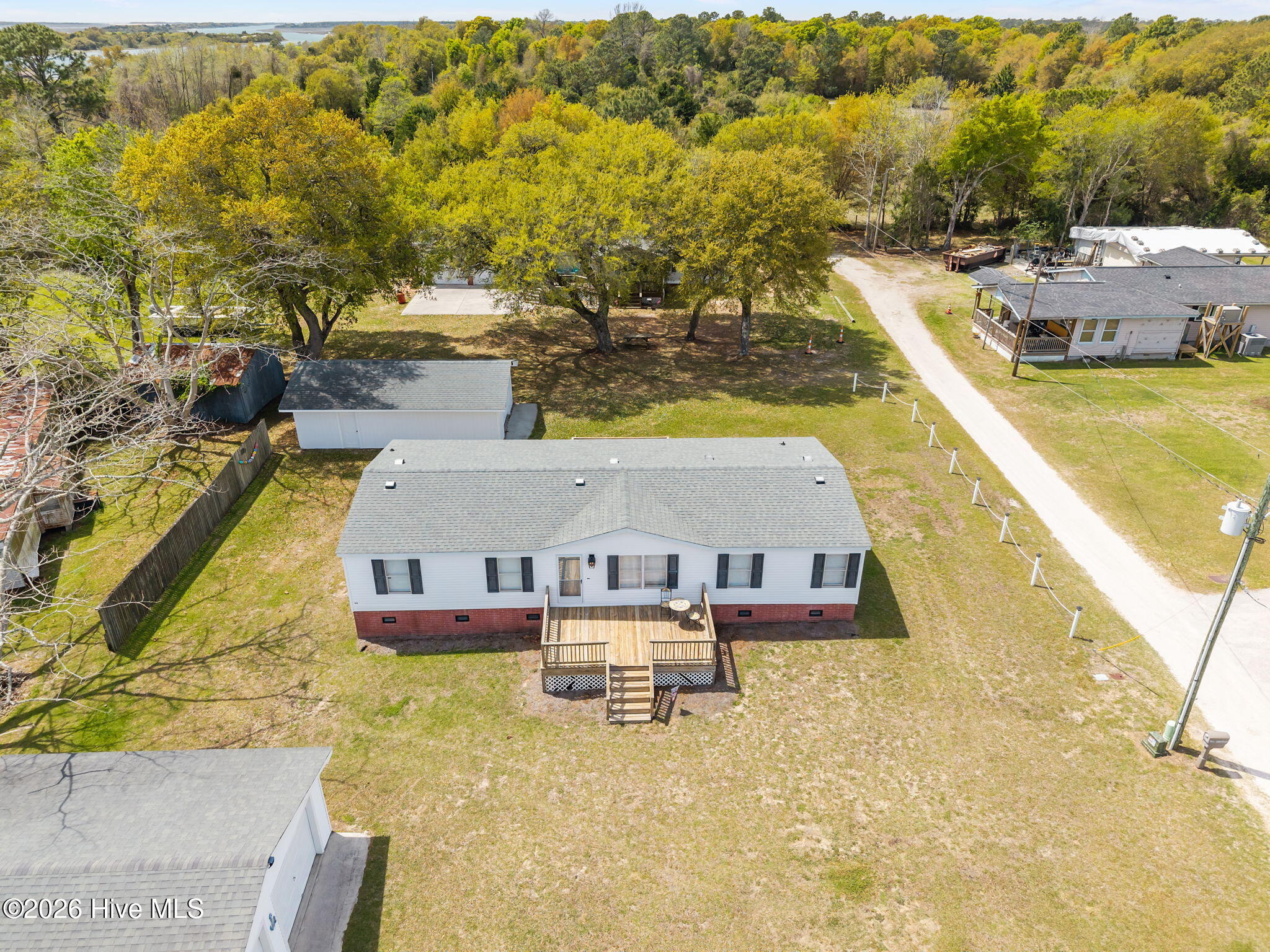 105 Crews Lane Property Photo 3
