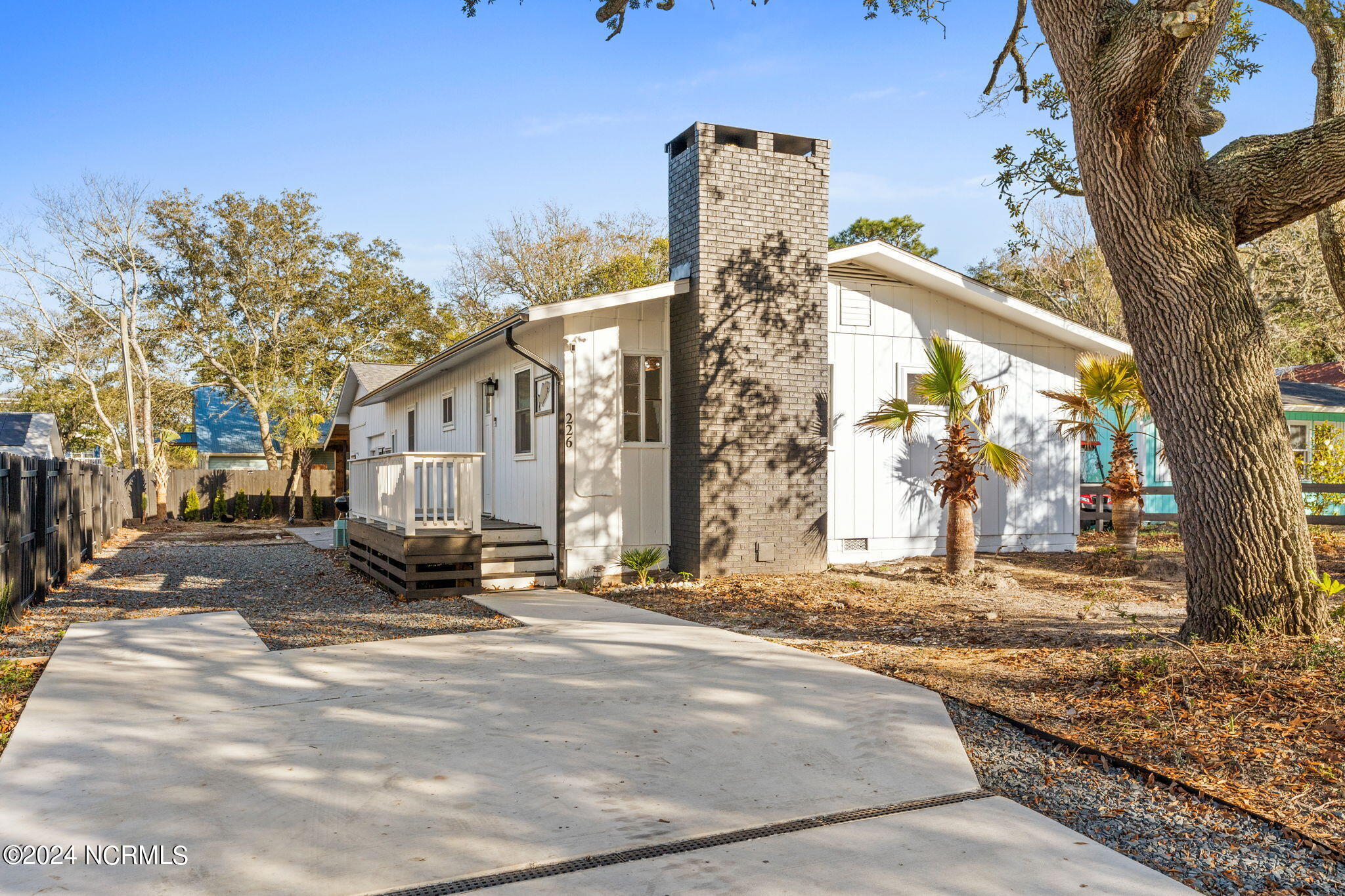 226 Ne 48th Street Property Photo 1