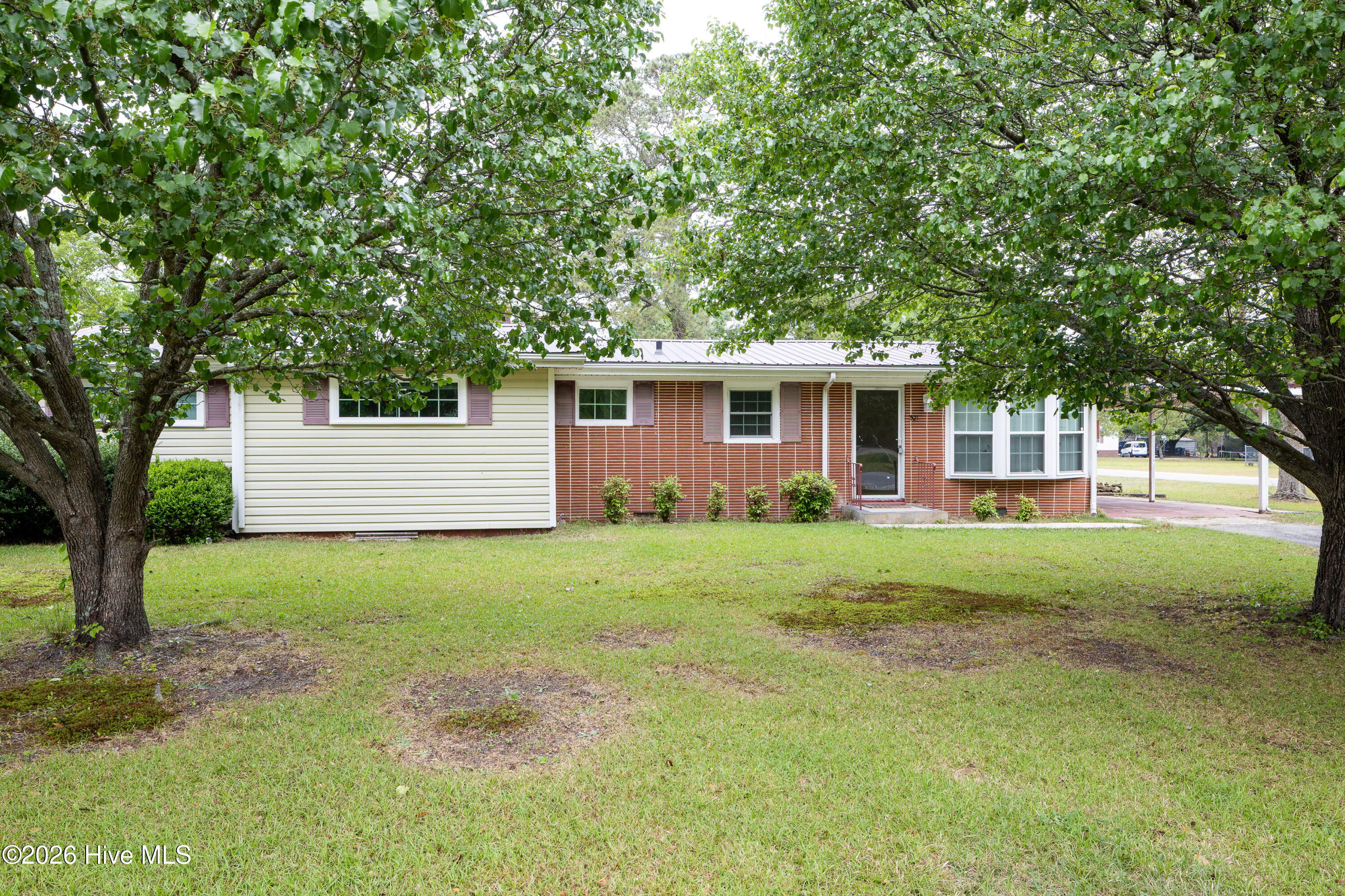 321 N Church Avenue Property Photo 1