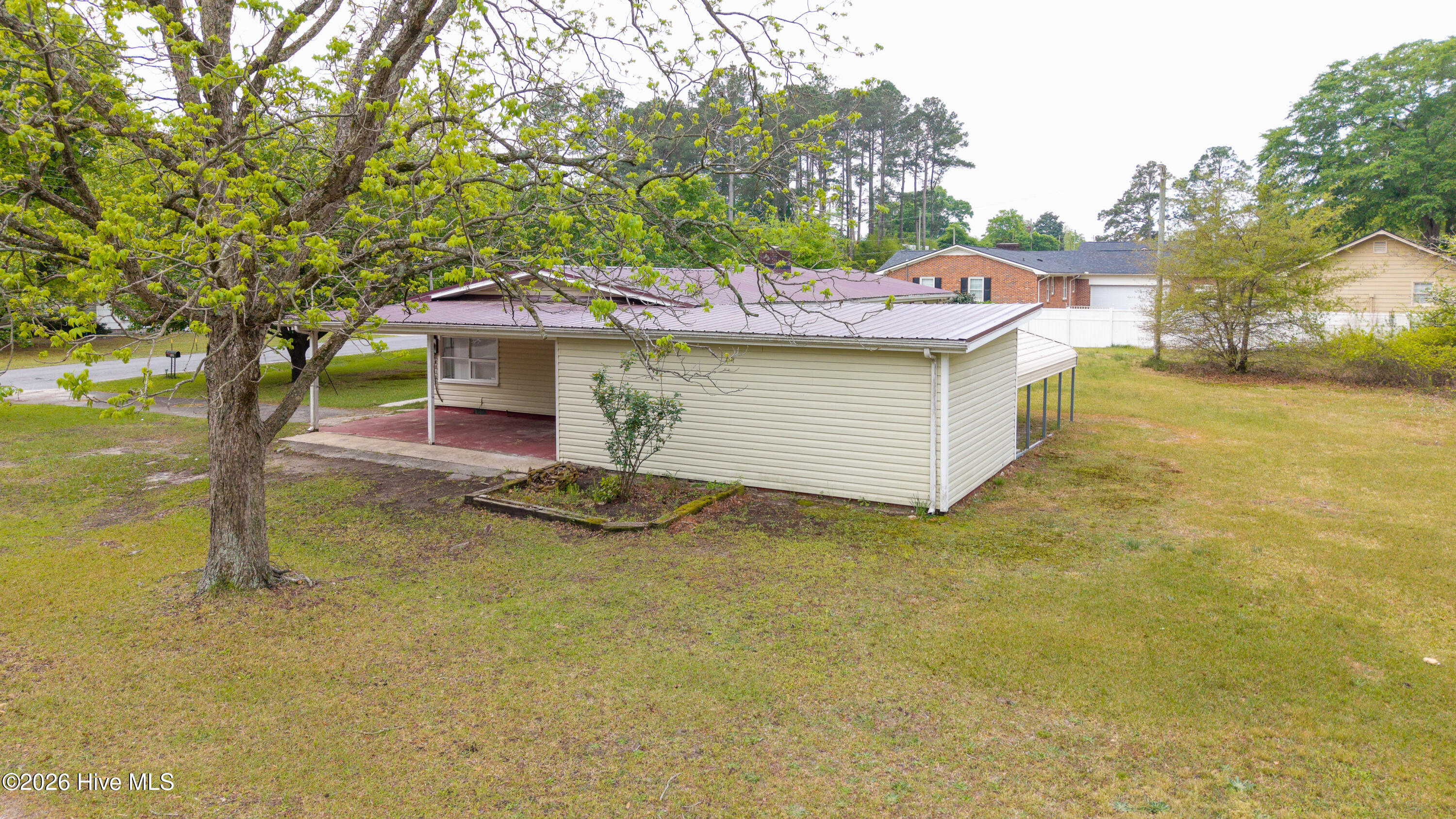 321 N Church Avenue Property Photo 4
