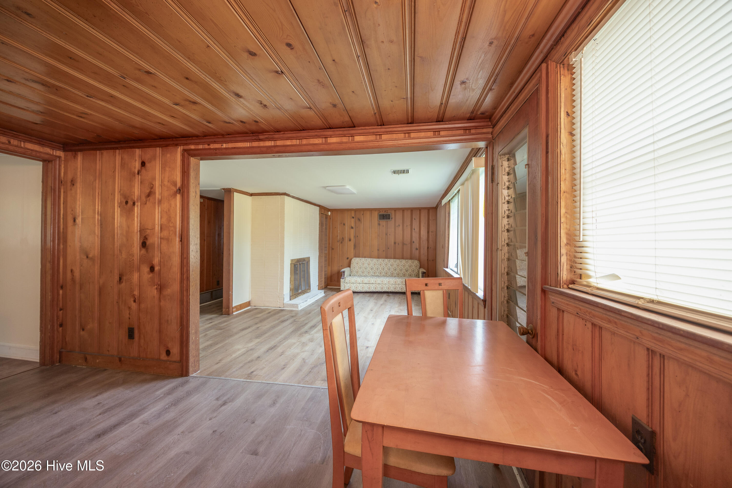 321 N Church Avenue Property Photo 12