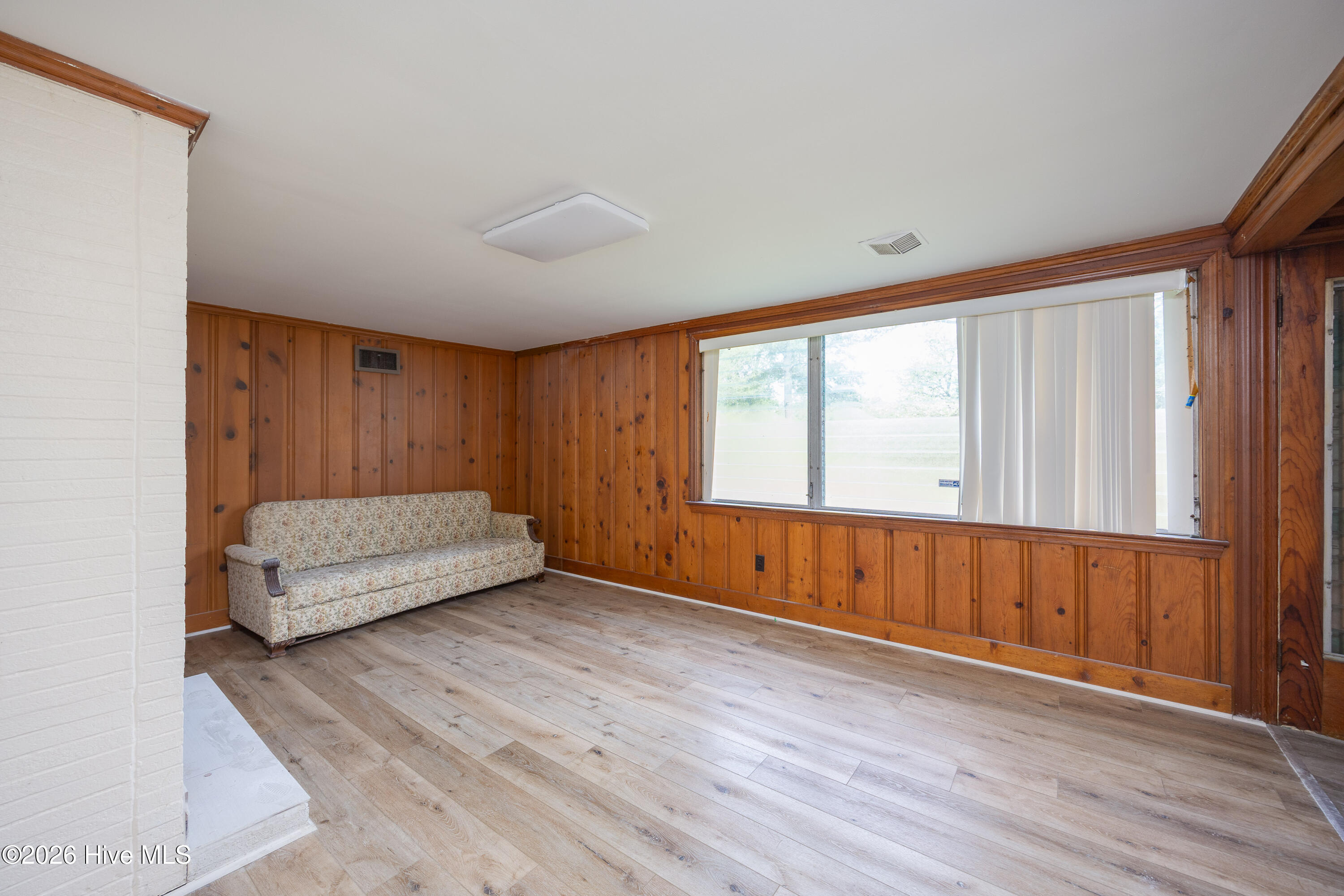 321 N Church Avenue Property Photo 14