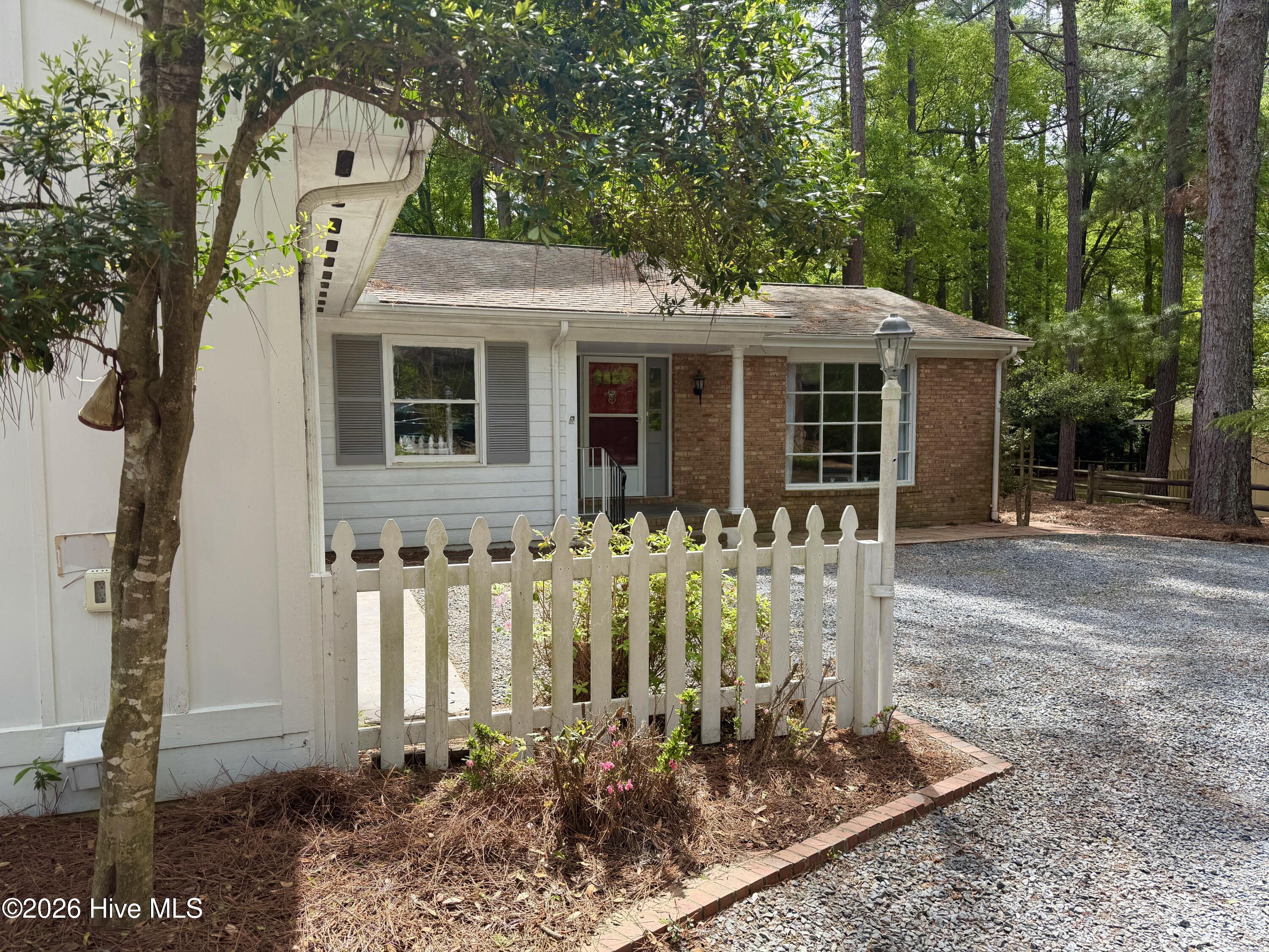 20 Merion Circle Property Photo 3