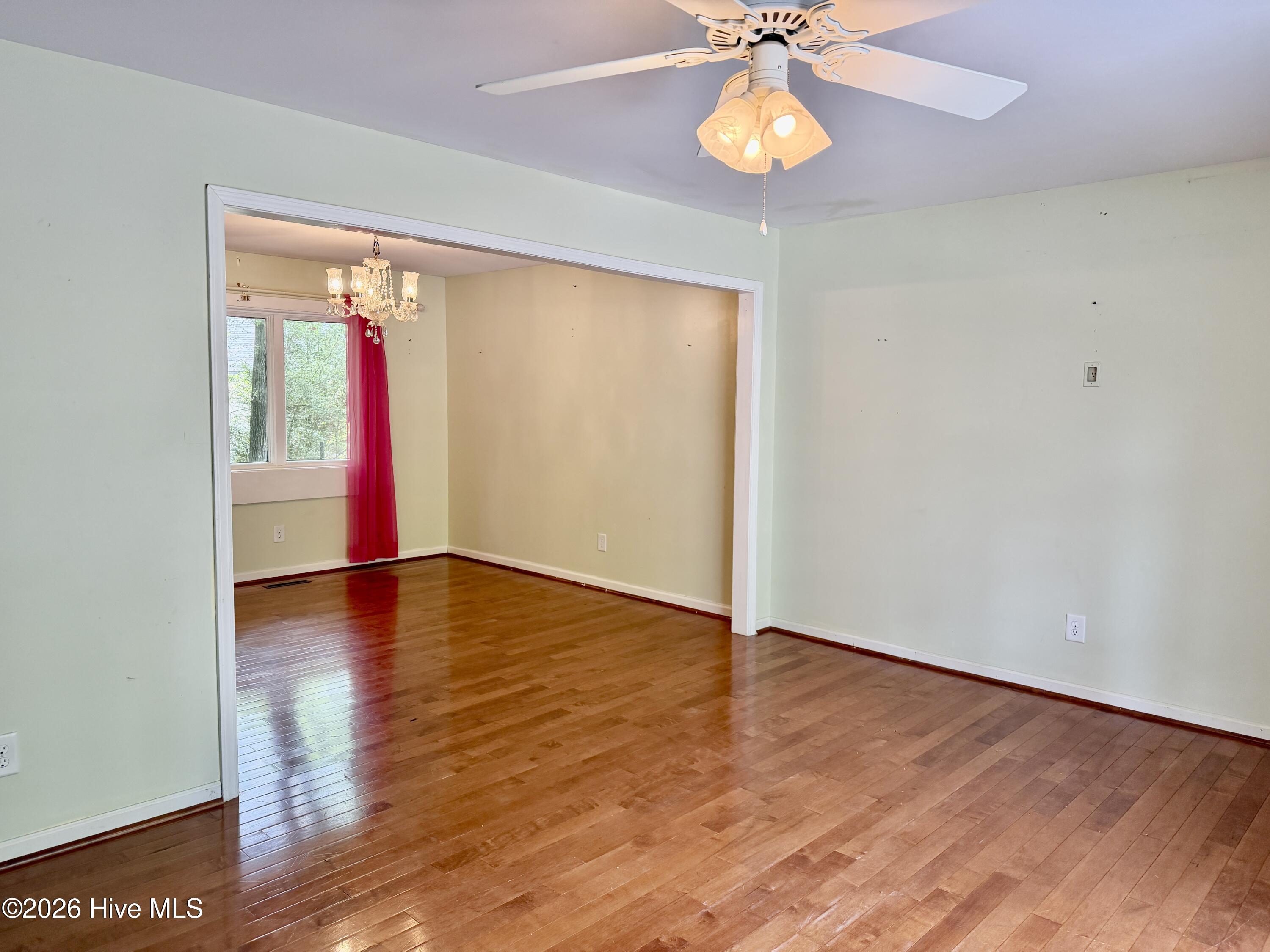 20 Merion Circle Property Photo 6