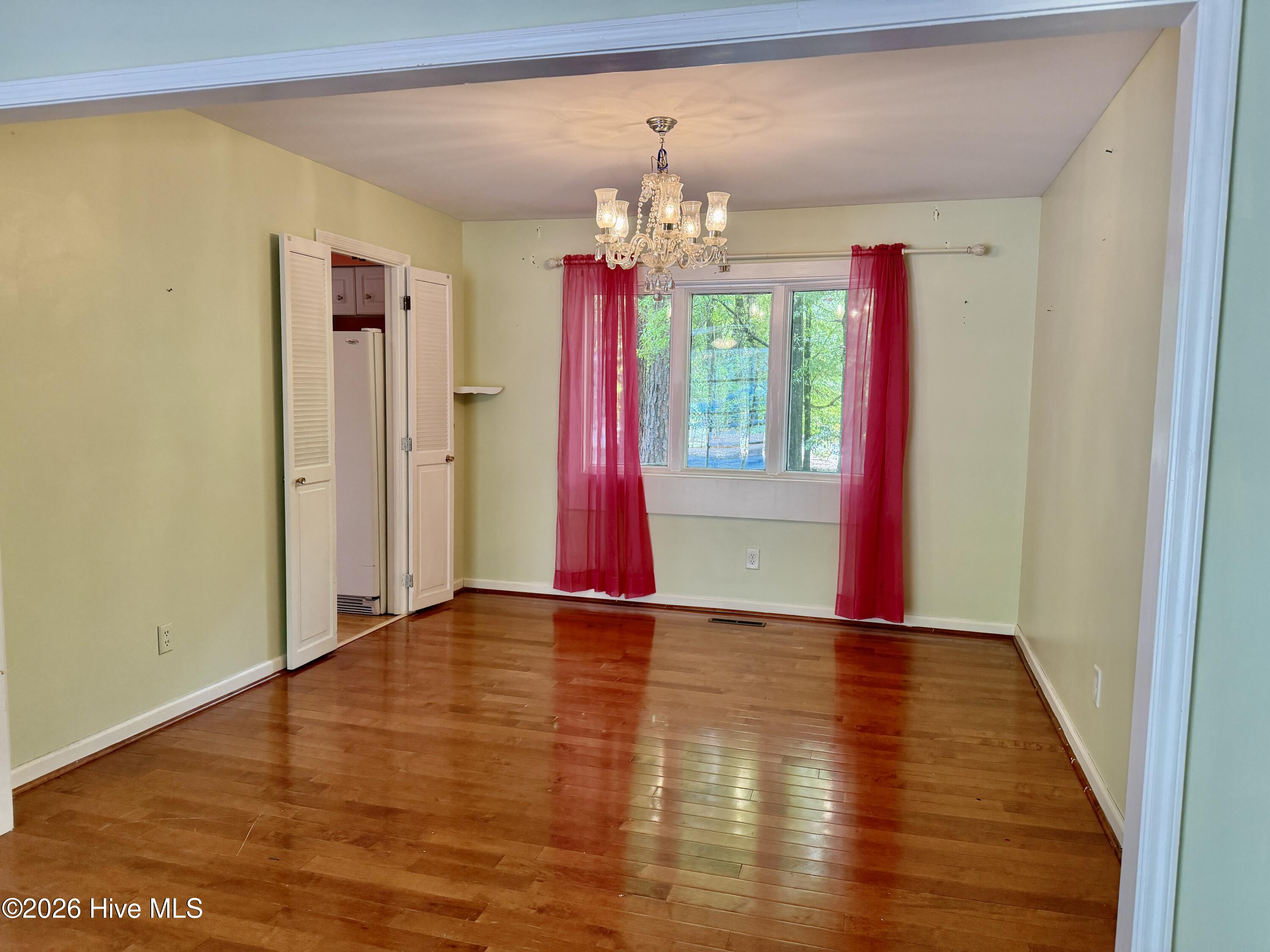 20 Merion Circle Property Photo 8