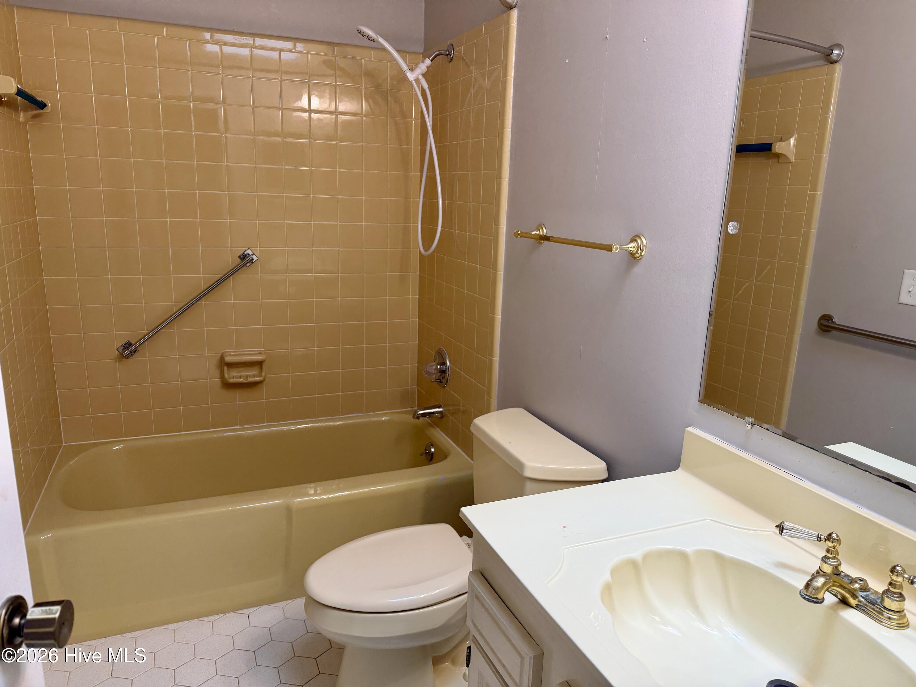20 Merion Circle Property Photo 13