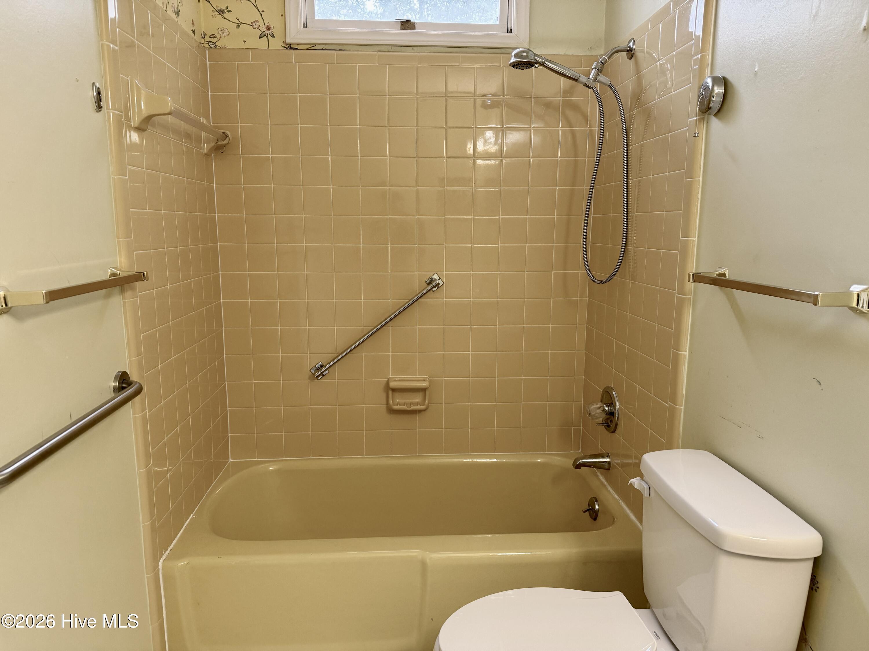 20 Merion Circle Property Photo 17
