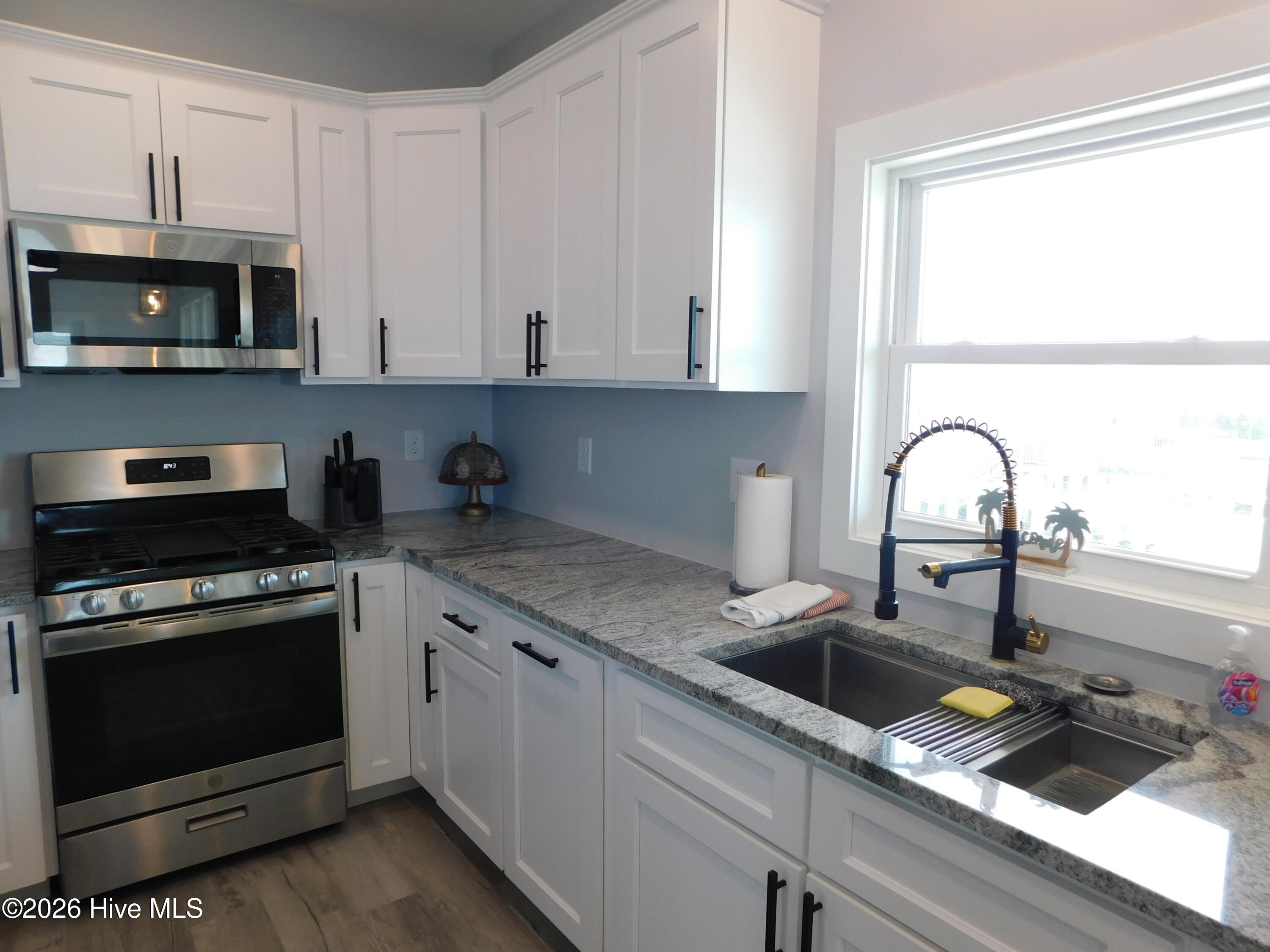 142 S Ferry Dock Road C Property Photo 7