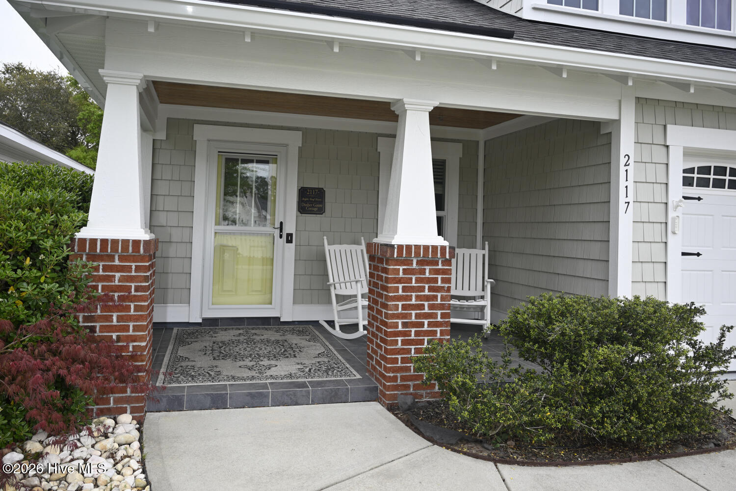 2117 Maple Leaf Drive Property Photo 2