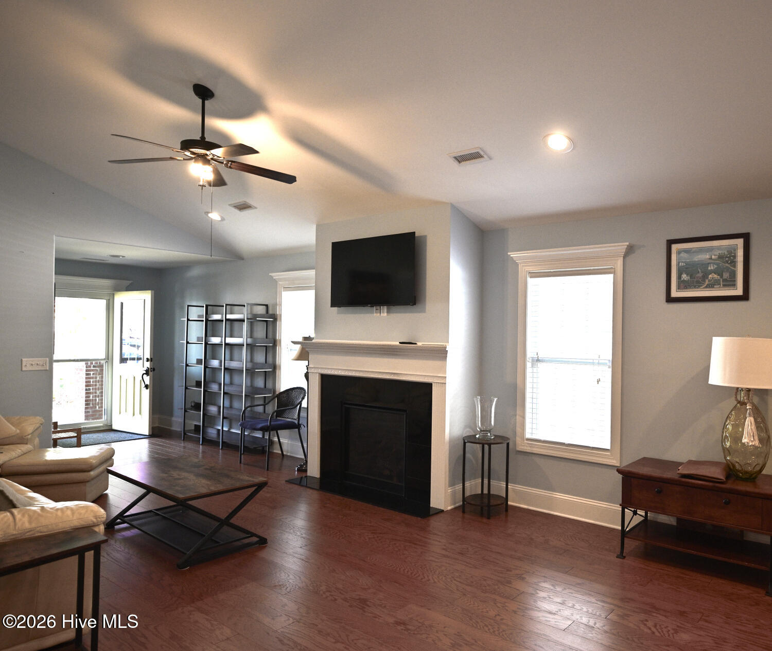 2117 Maple Leaf Drive Property Photo 4