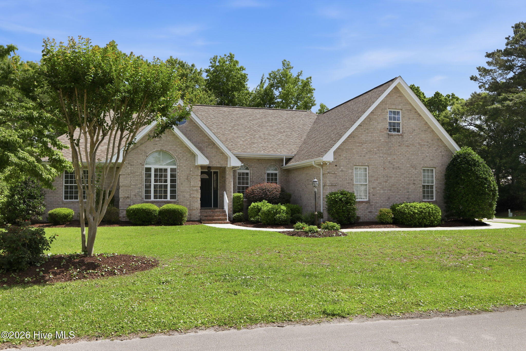 411 Oakmont Drive Property Photo 3