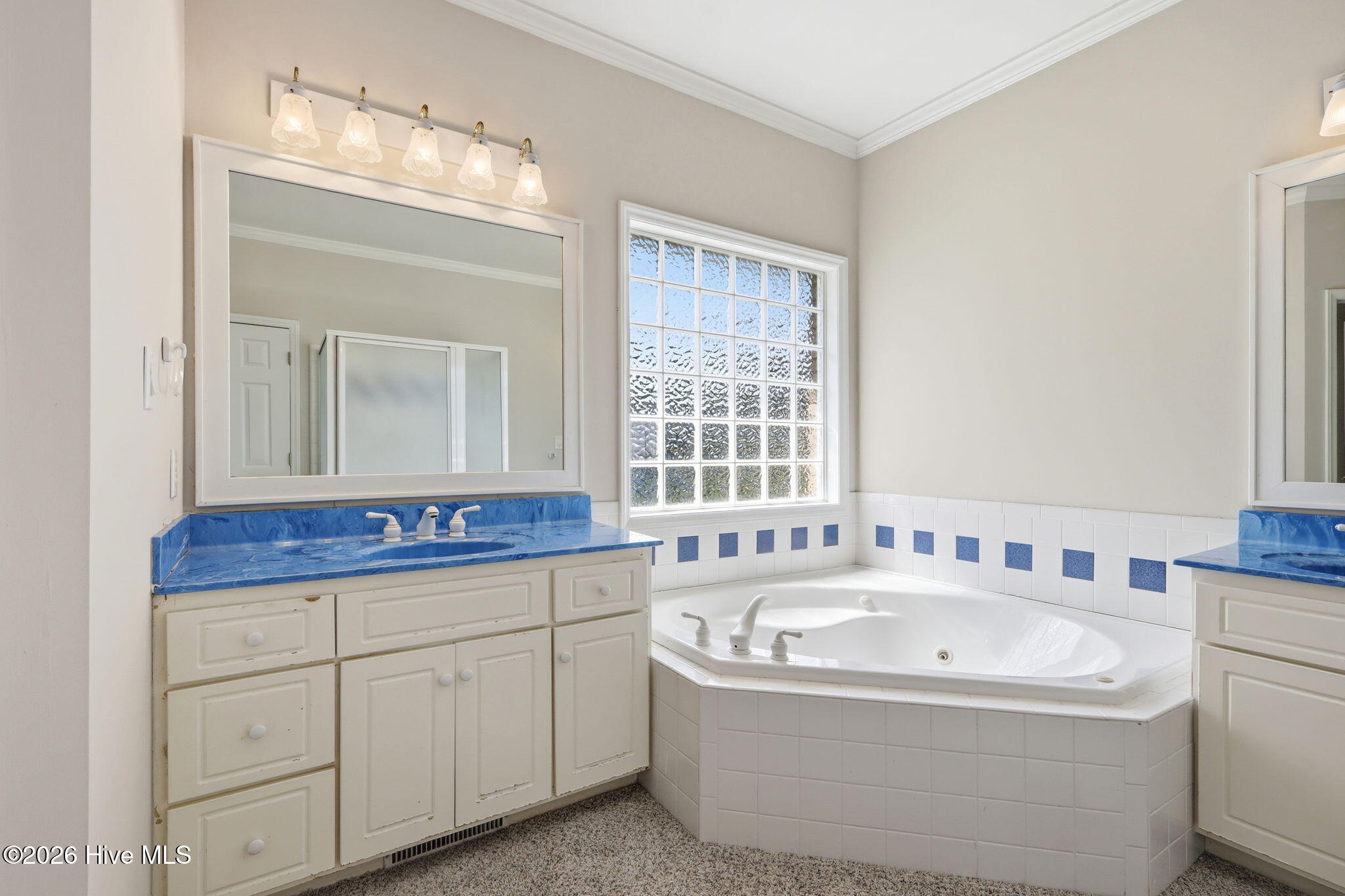 411 Oakmont Drive Property Photo 24