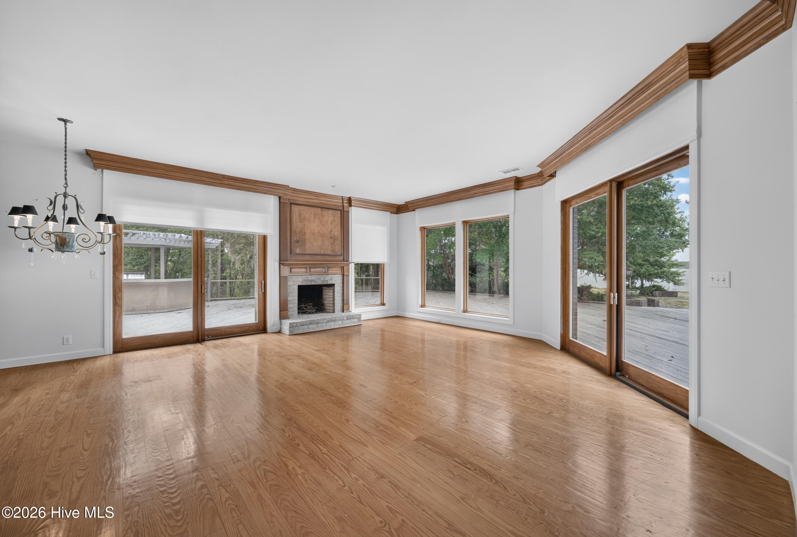 211 Beech Point Boulevard Property Photo 8