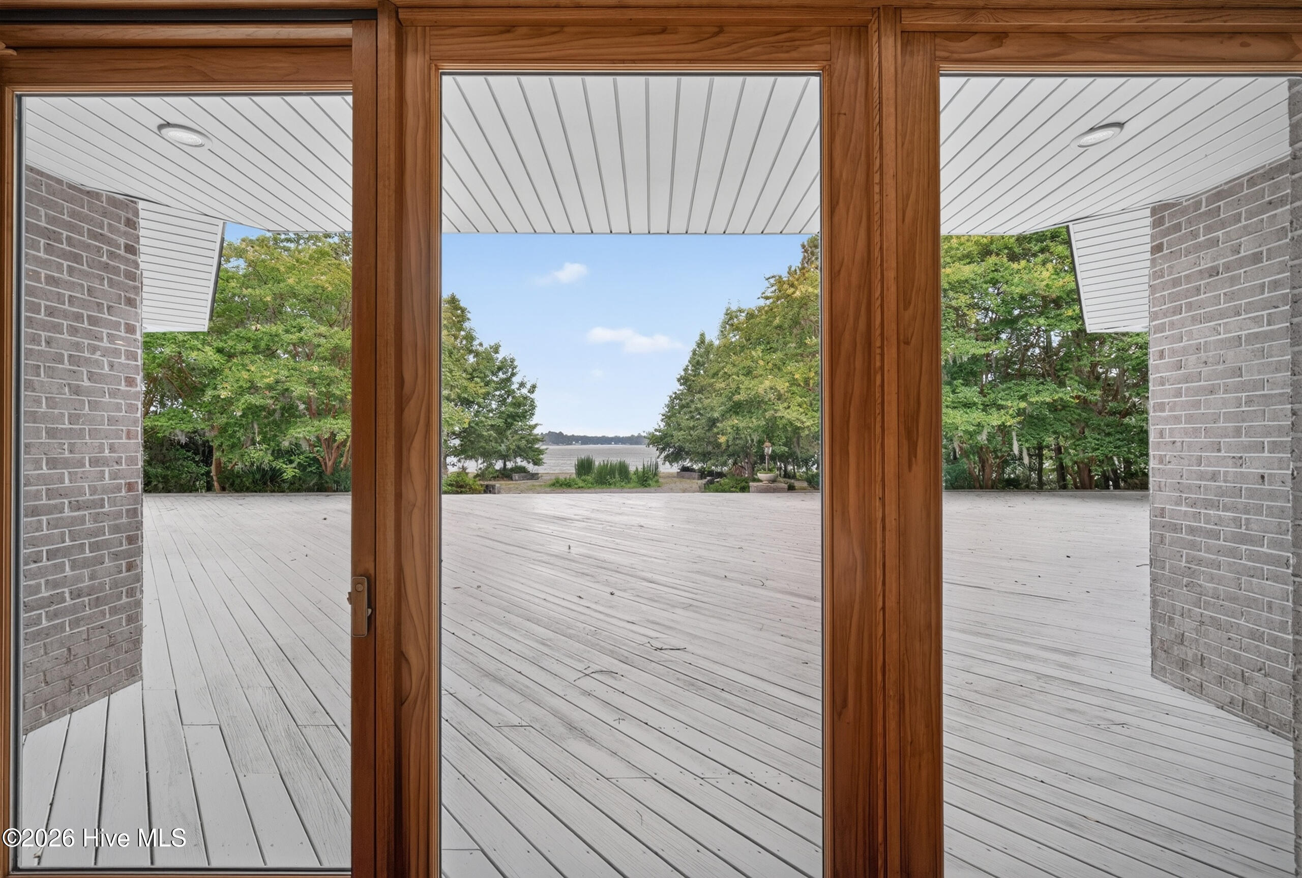 211 Beech Point Boulevard Property Photo 23