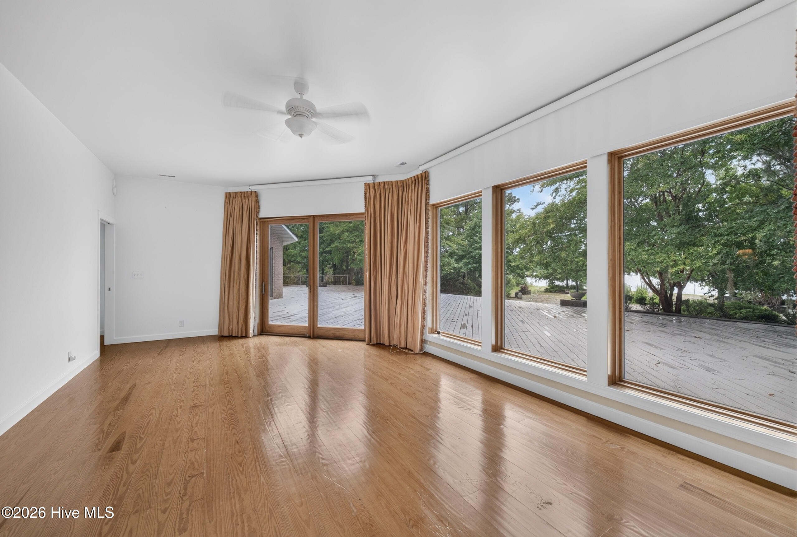211 Beech Point Boulevard Property Photo 36