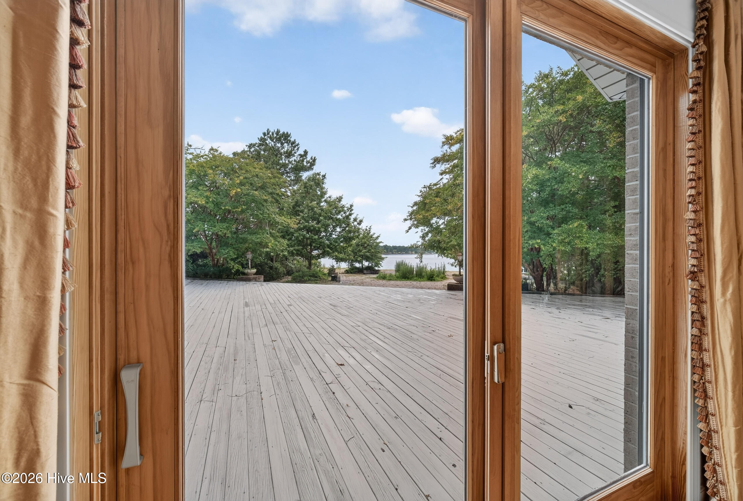 211 Beech Point Boulevard Property Photo 38