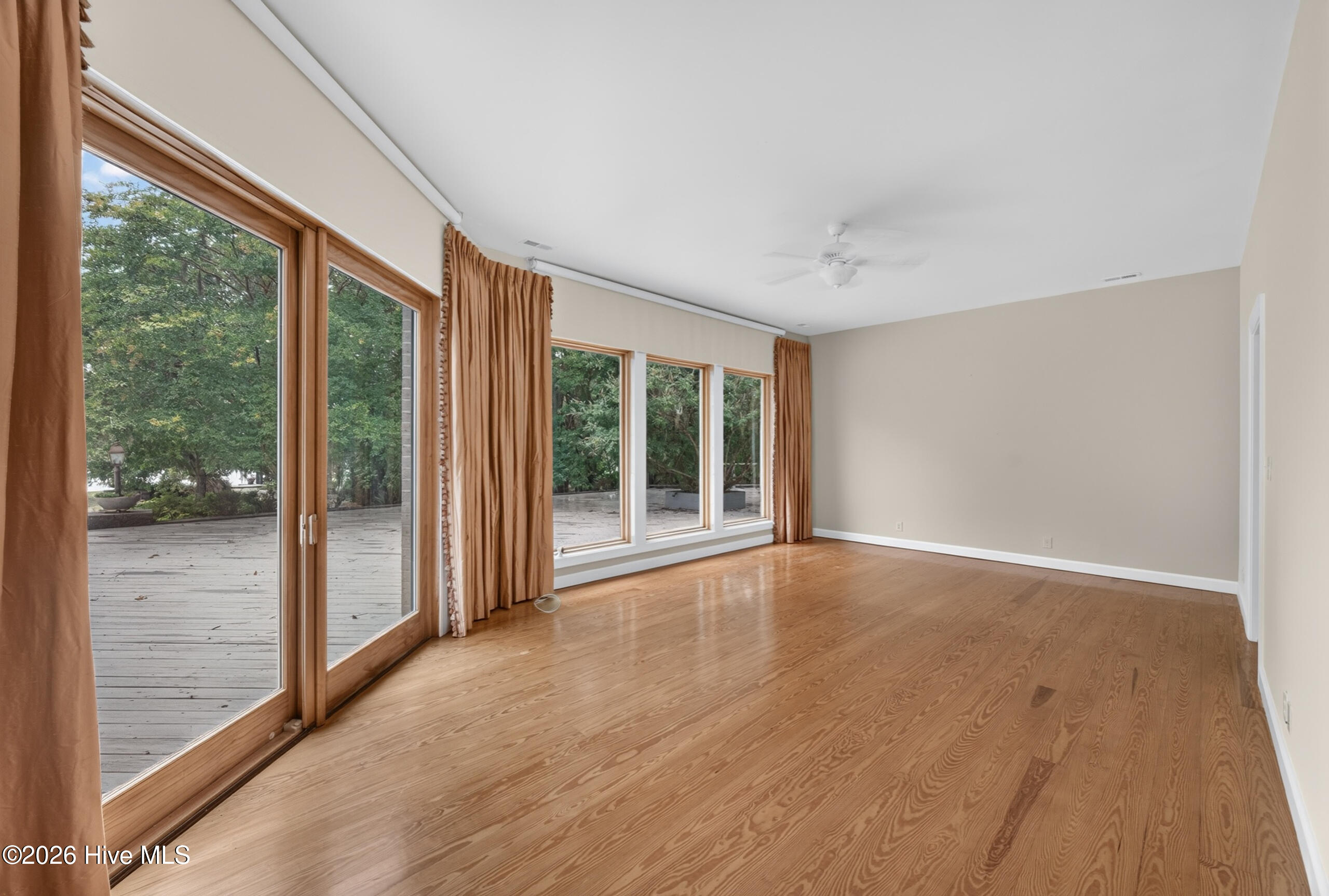 211 Beech Point Boulevard Property Photo 39