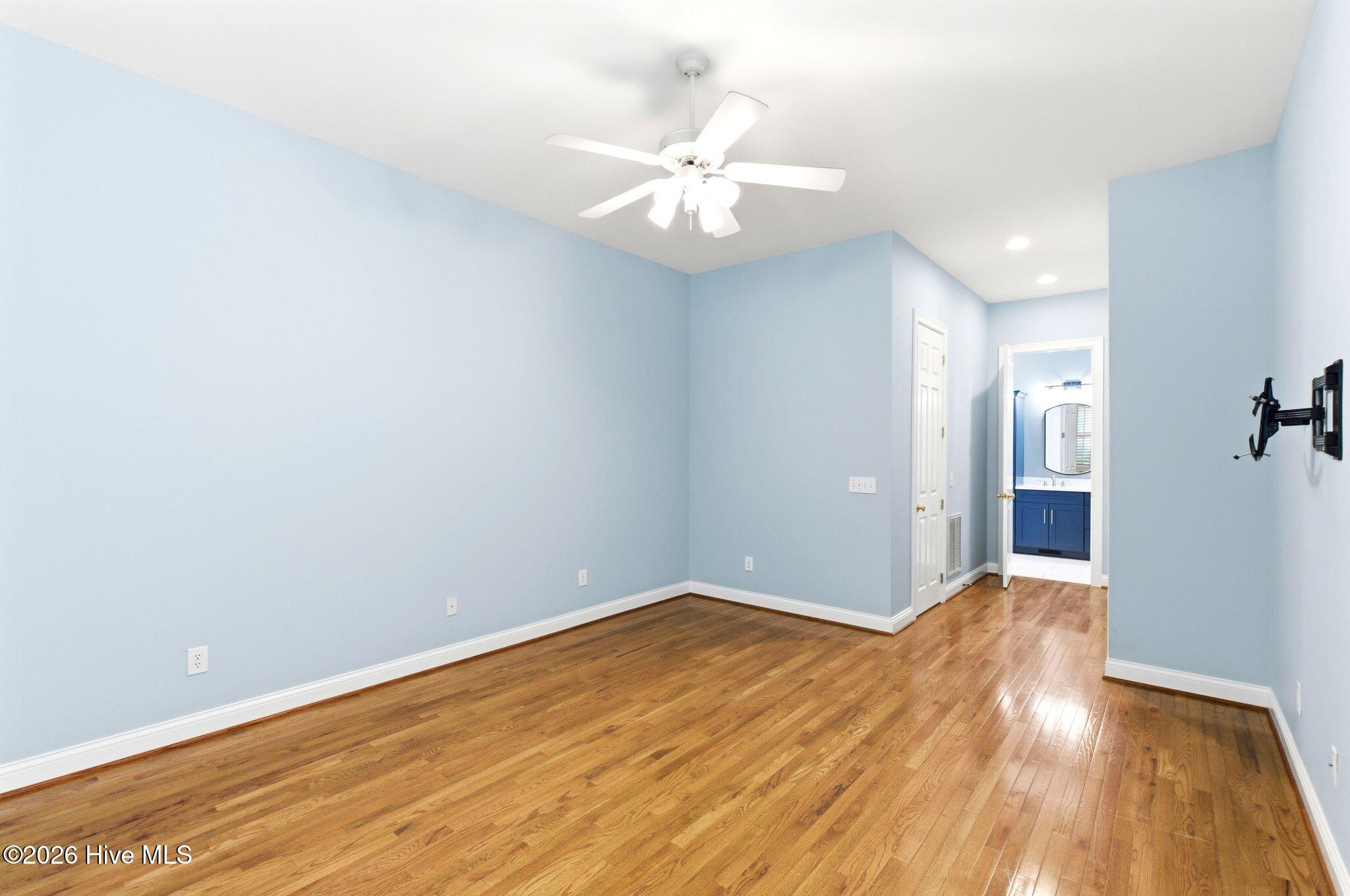 1103 Congressional Lane Property Photo 24