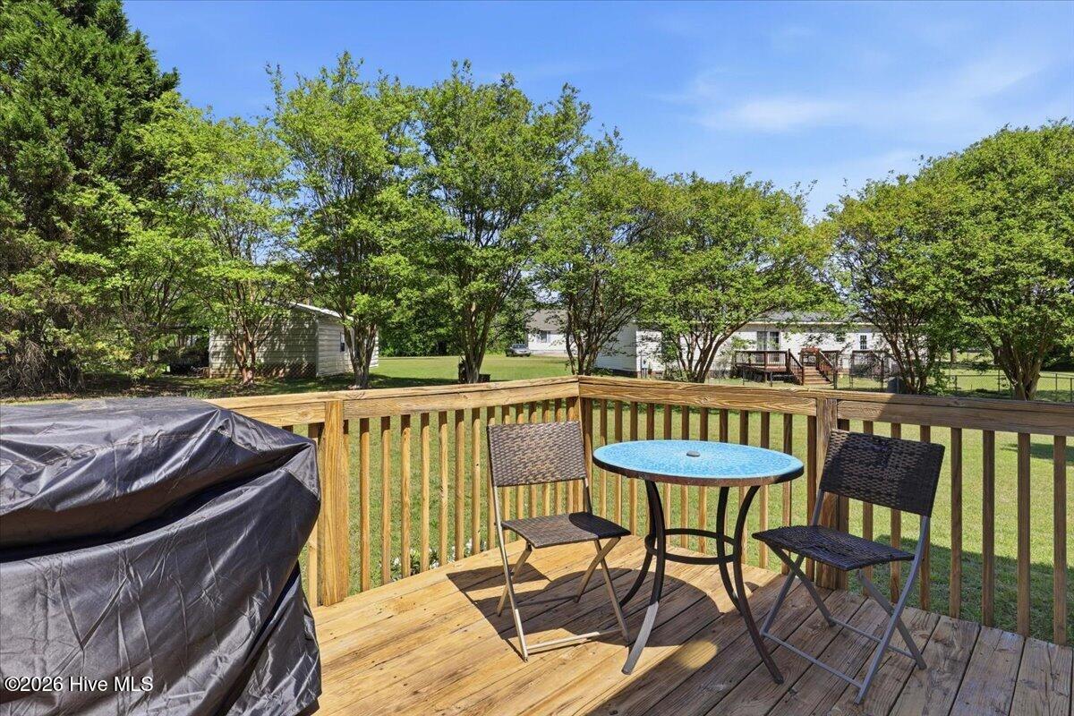 200 Amber Lane Property Photo 7