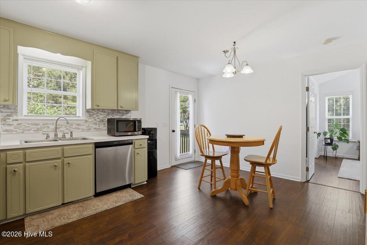 200 Amber Lane Property Photo 14