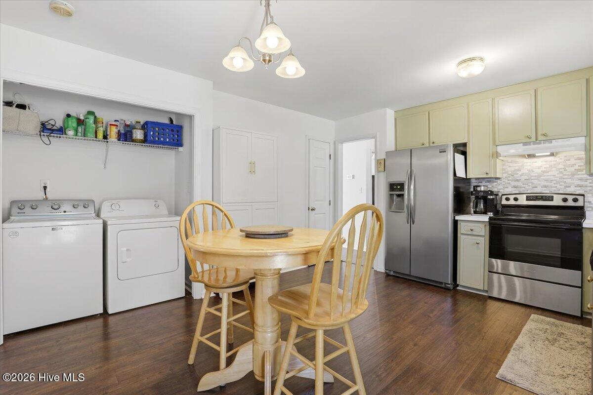 200 Amber Lane Property Photo 16