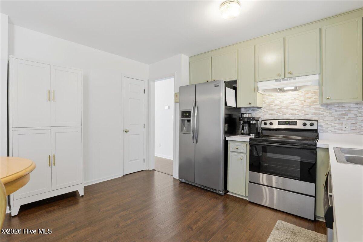 200 Amber Lane Property Photo 17