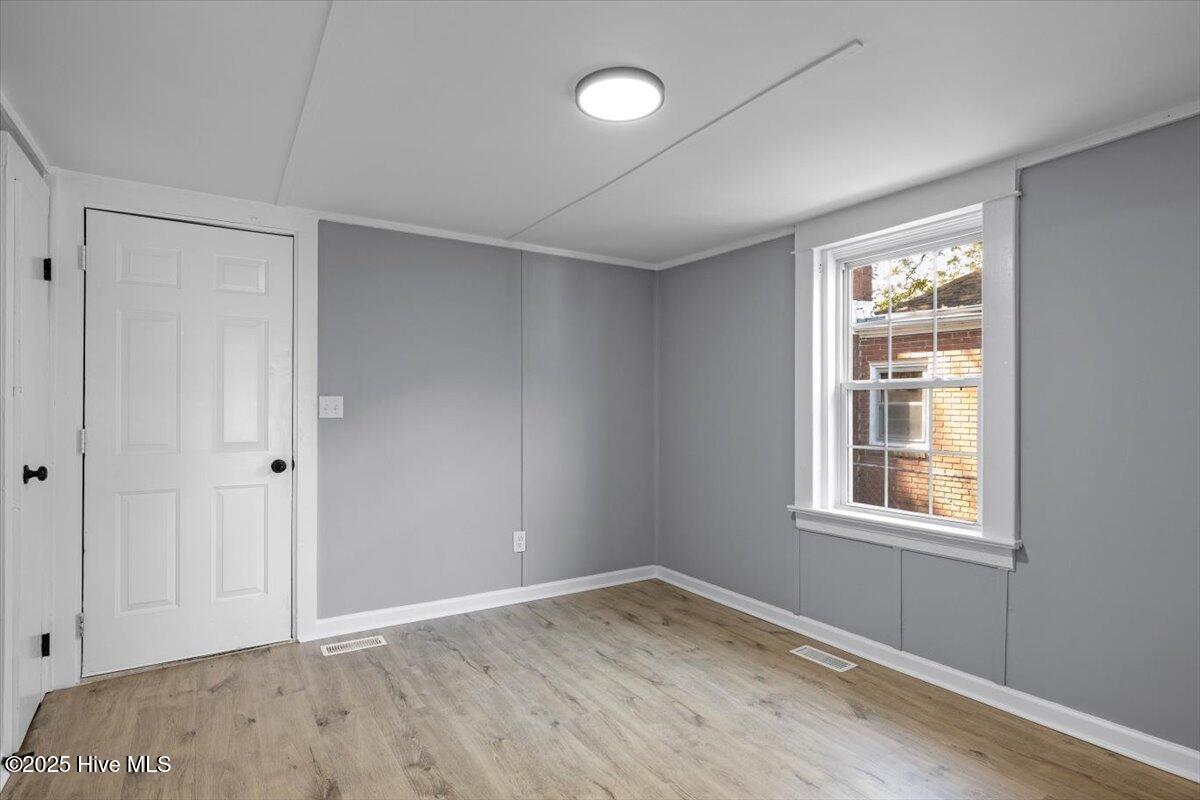 515 E Holly Street Property Photo 15