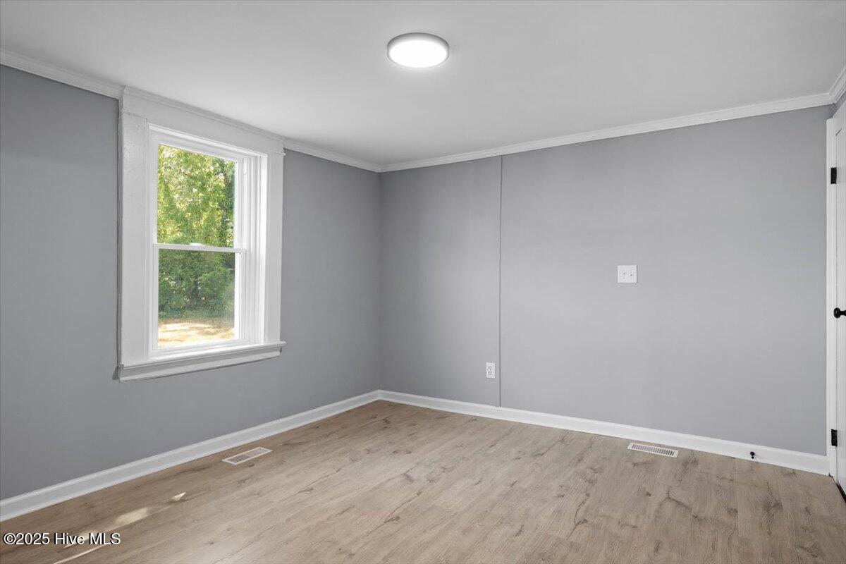 515 E Holly Street Property Photo 18