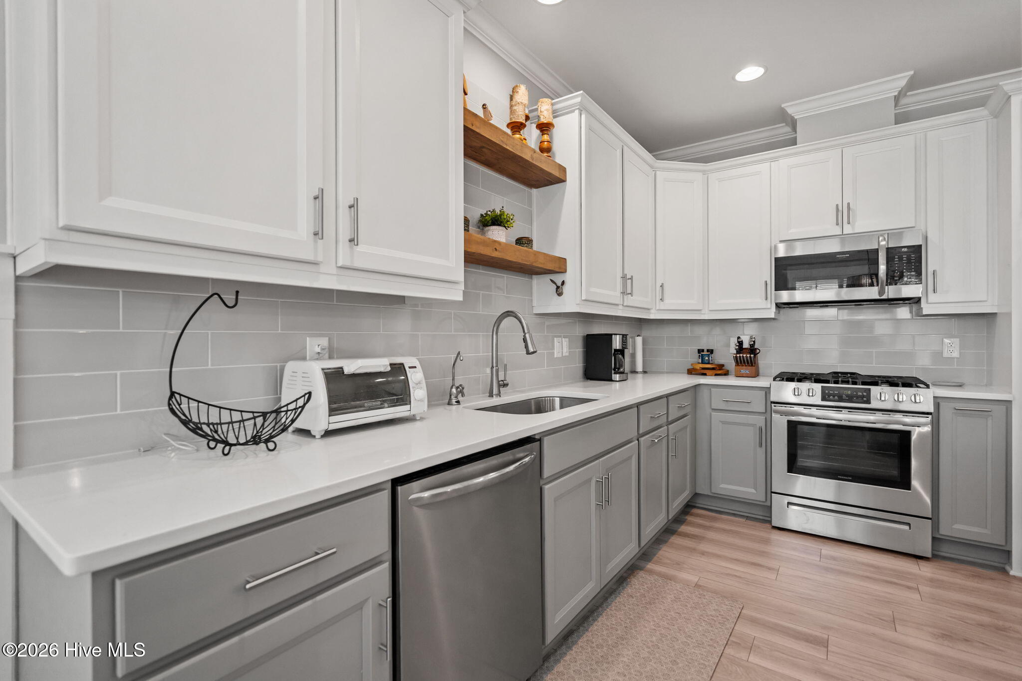 105 E Keel Drive Property Photo 17