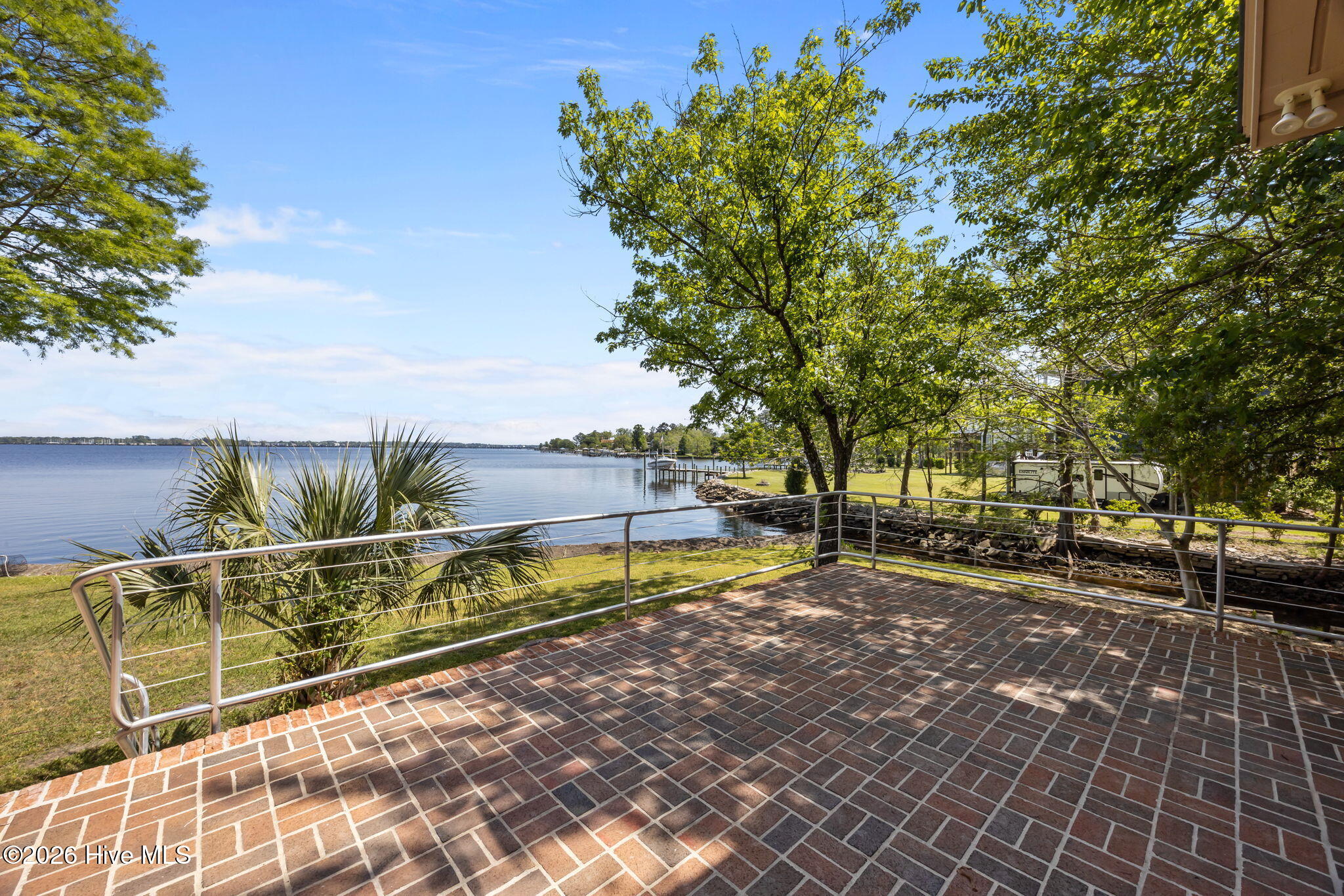 401 Harbor Drive Property Photo 8
