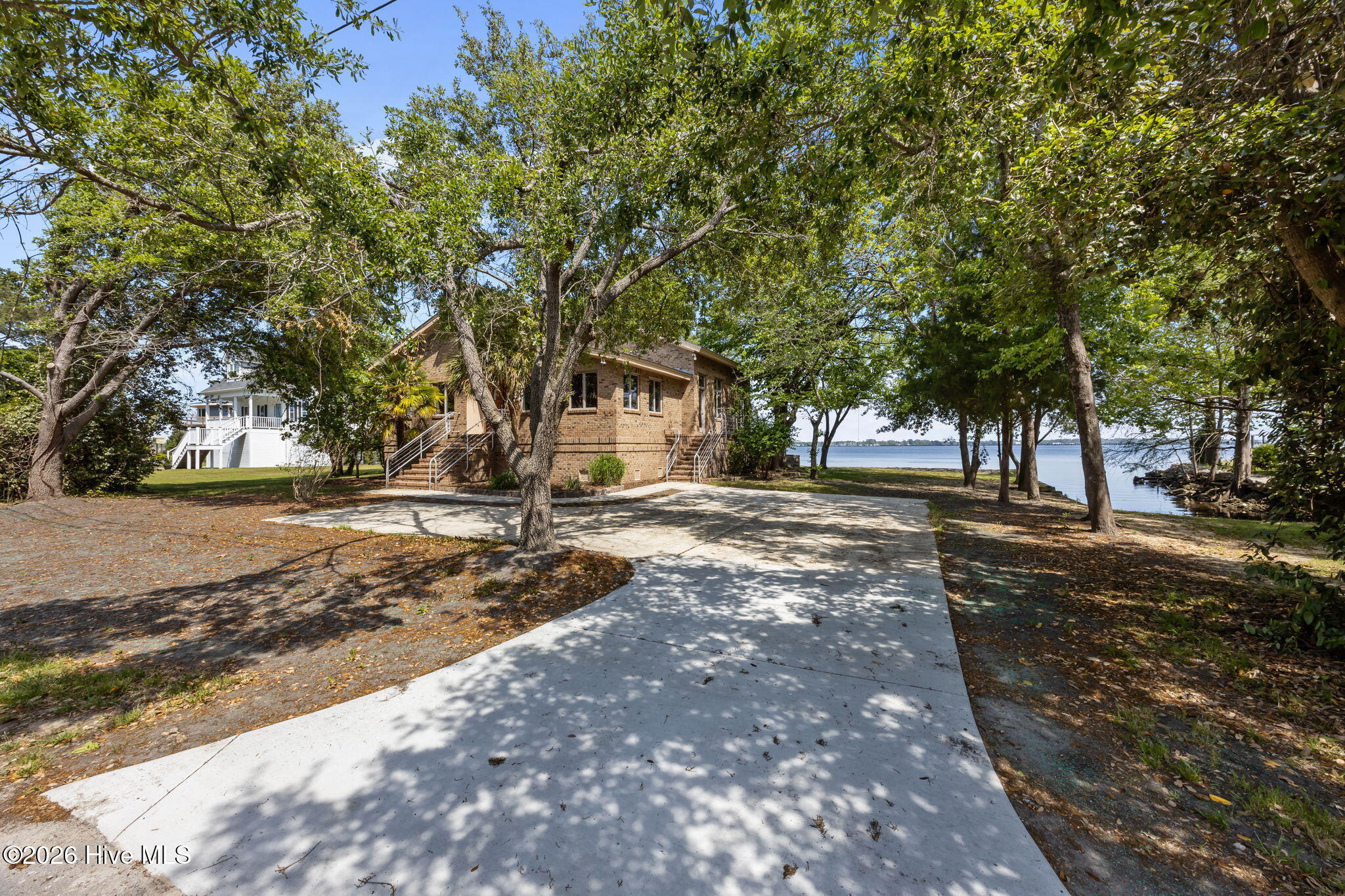 401 Harbor Drive Property Photo 12