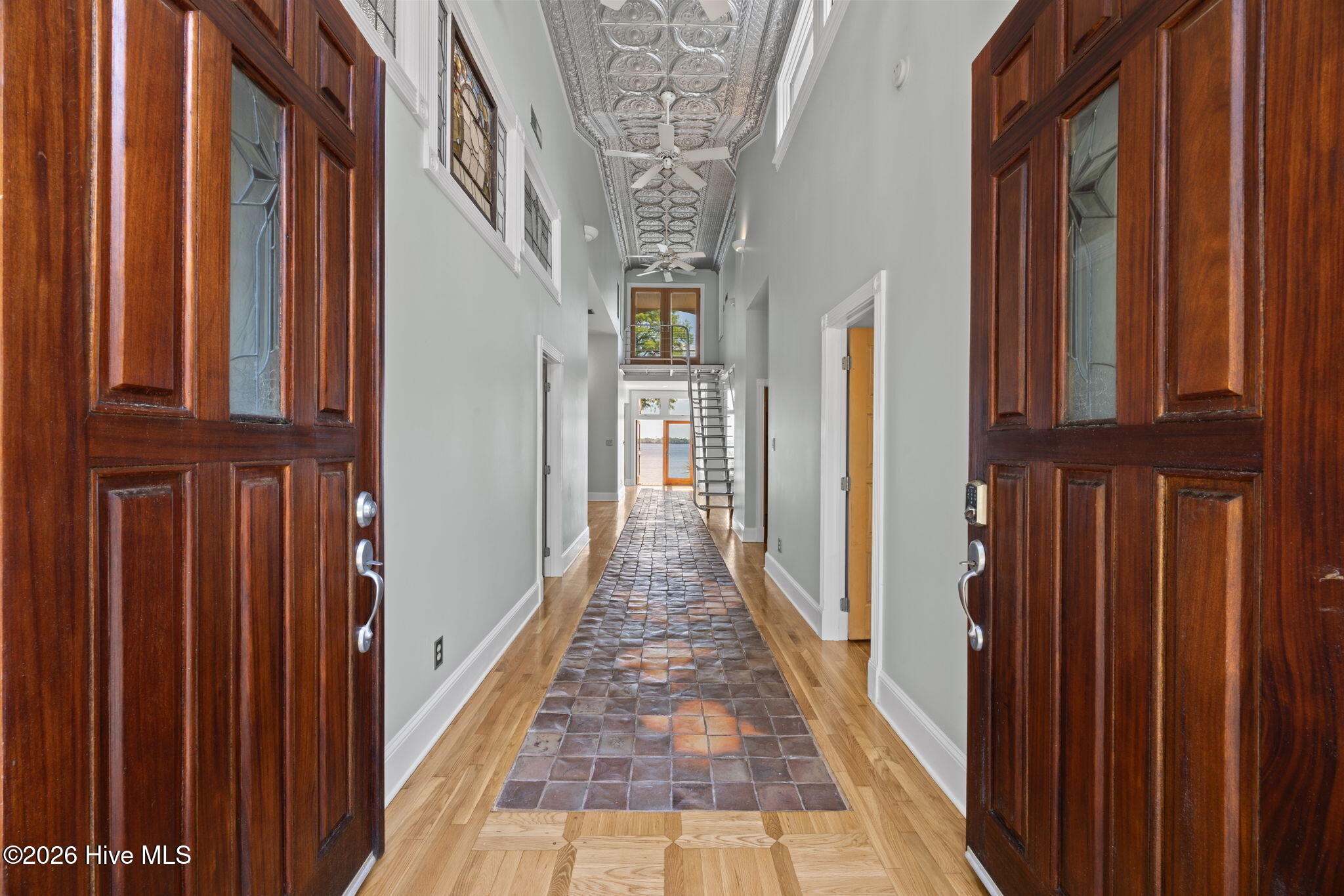 401 Harbor Drive Property Photo 13