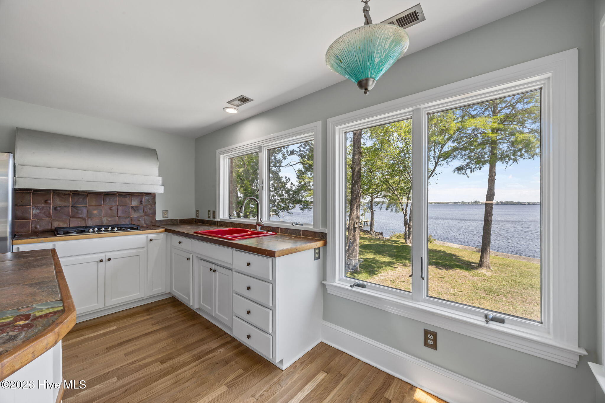 401 Harbor Drive Property Photo 21