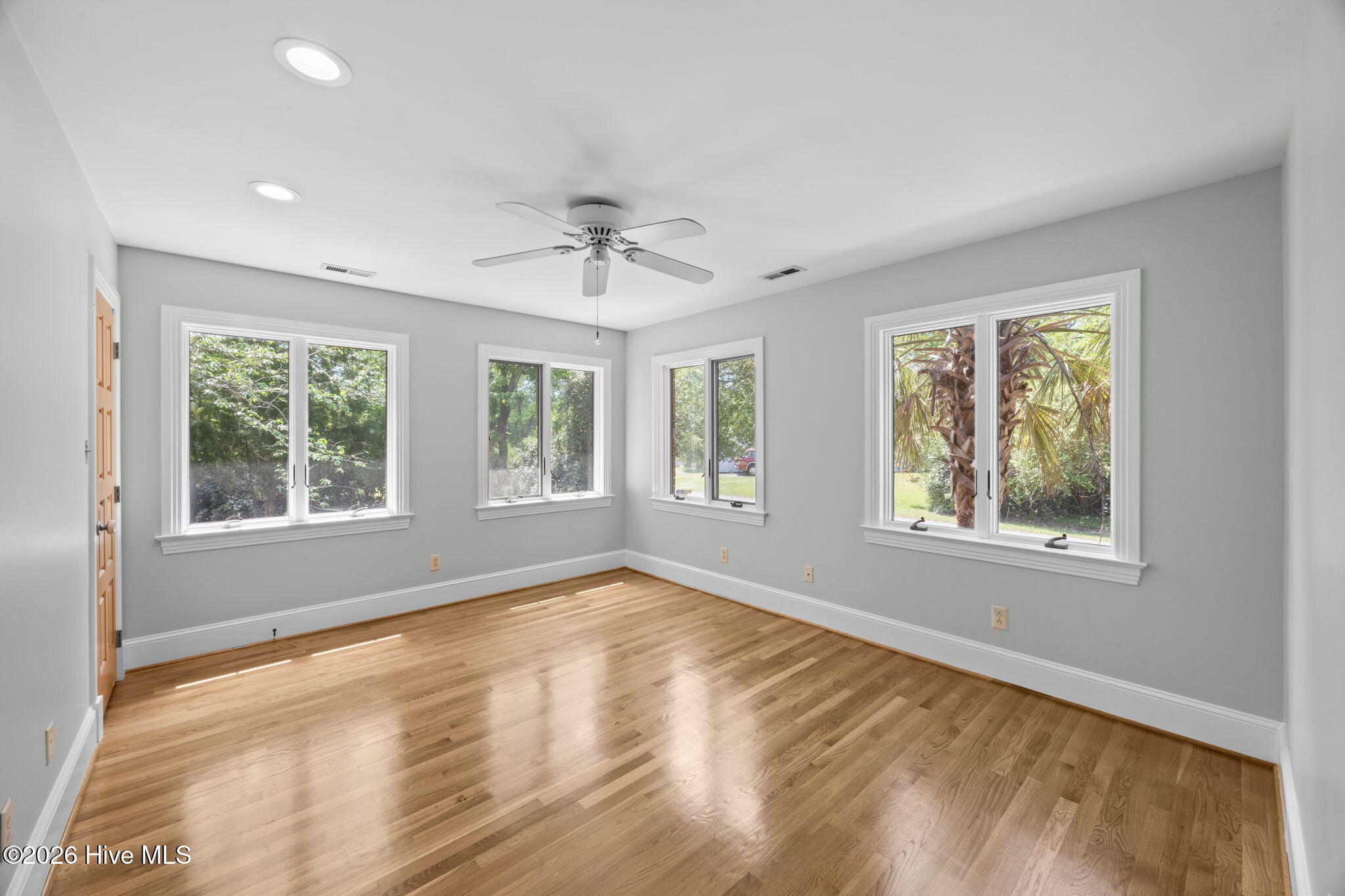 401 Harbor Drive Property Photo 25
