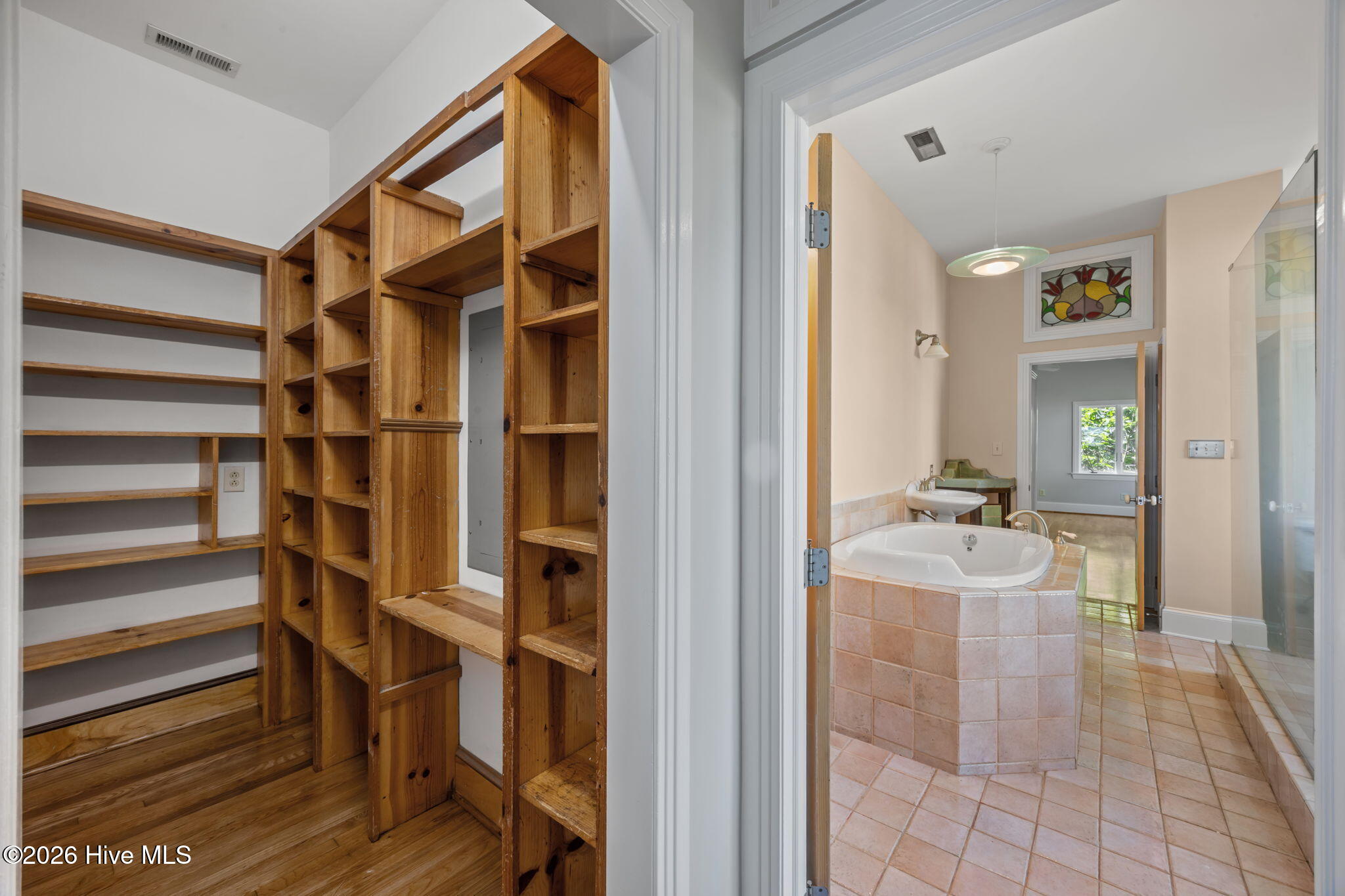 401 Harbor Drive Property Photo 27