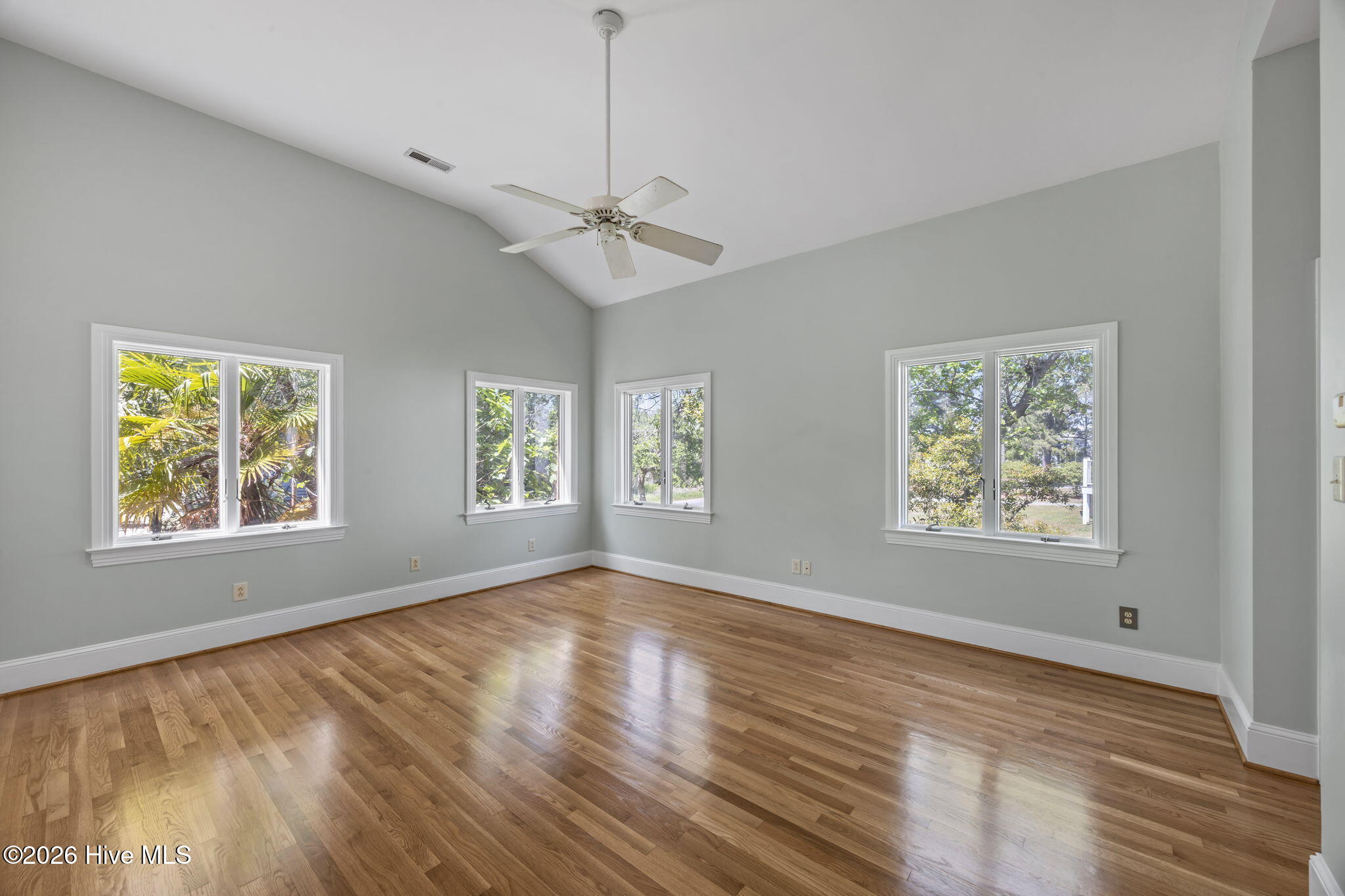 401 Harbor Drive Property Photo 35