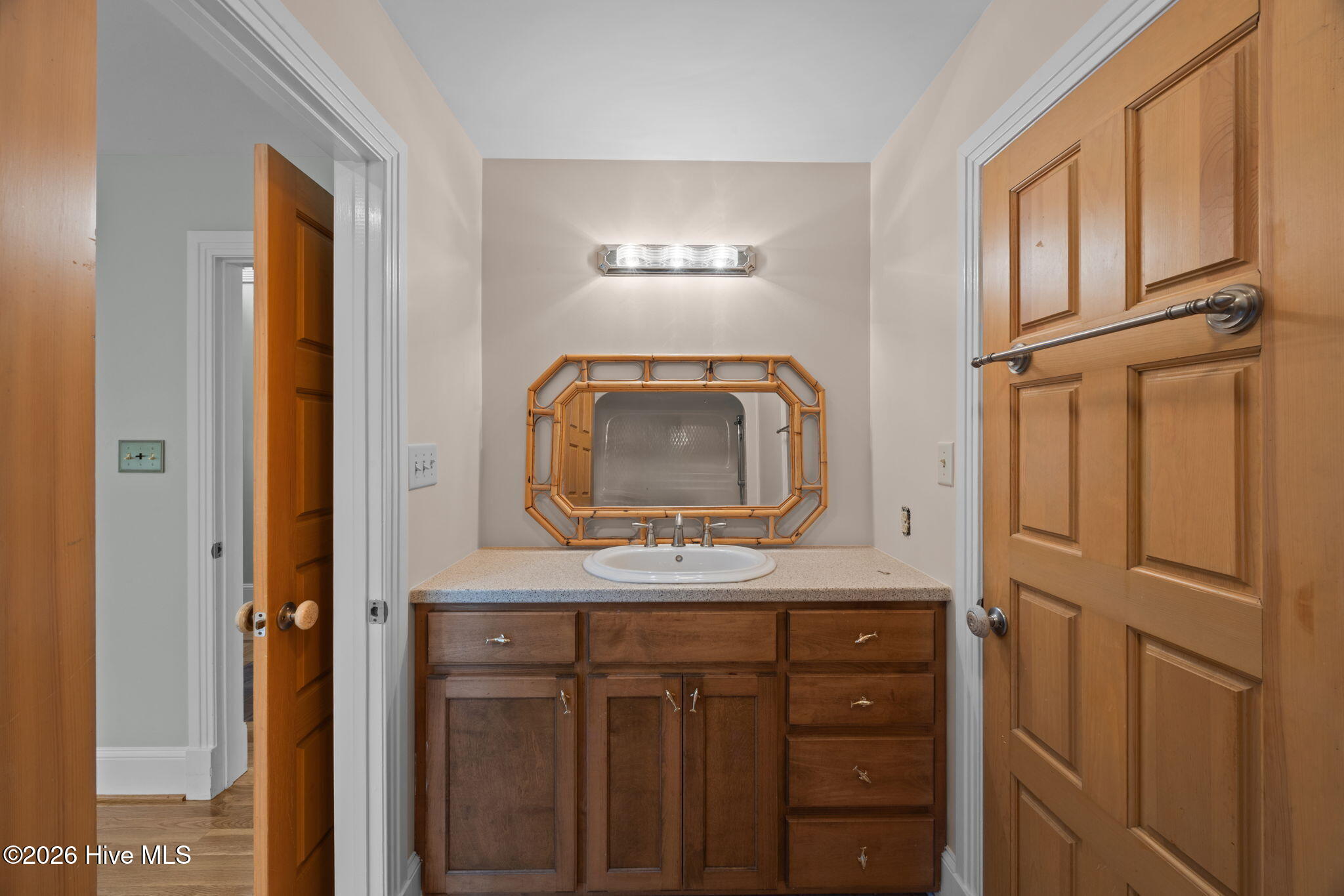 401 Harbor Drive Property Photo 36