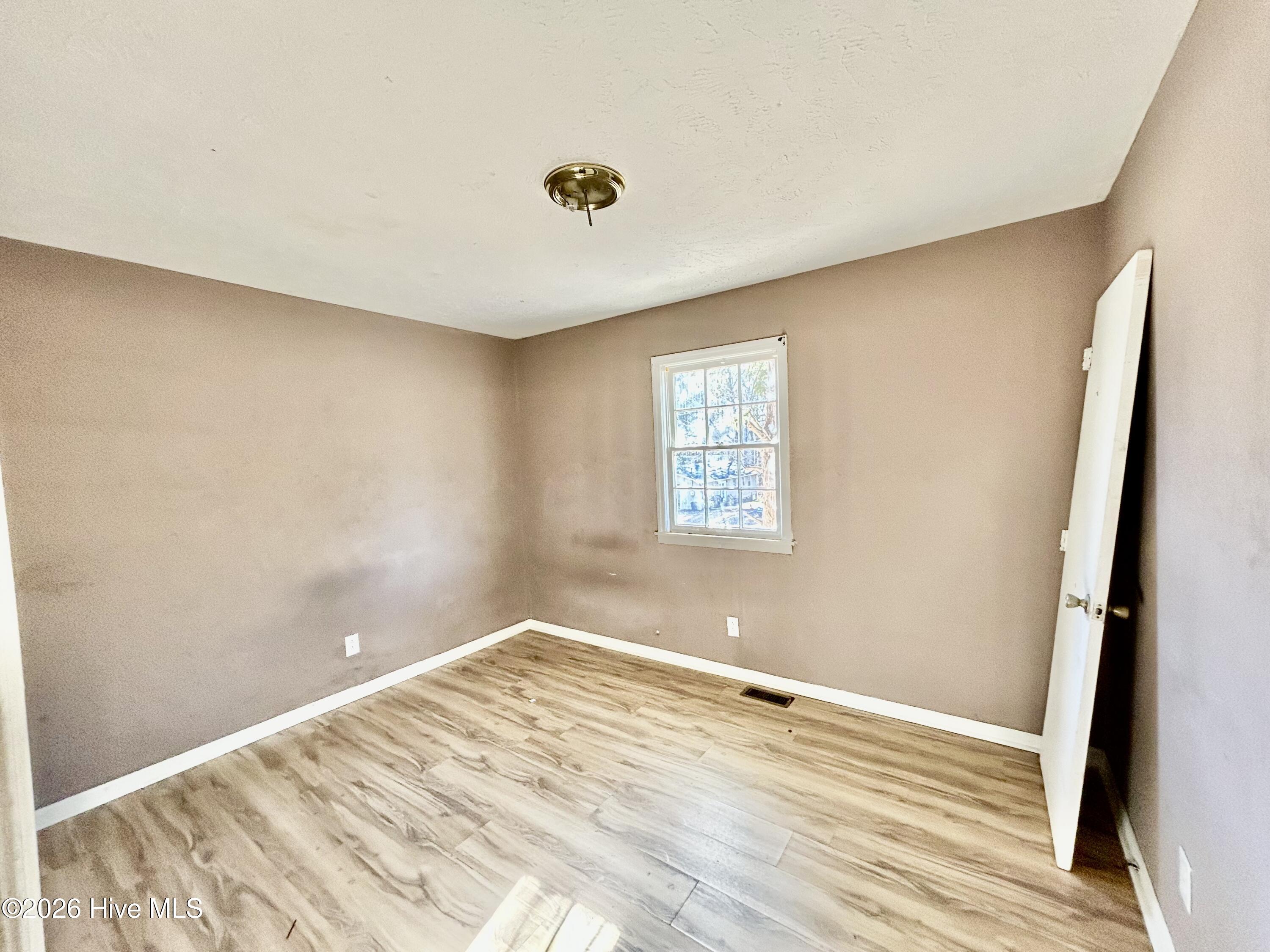 906 Cypress Street Property Photo 10