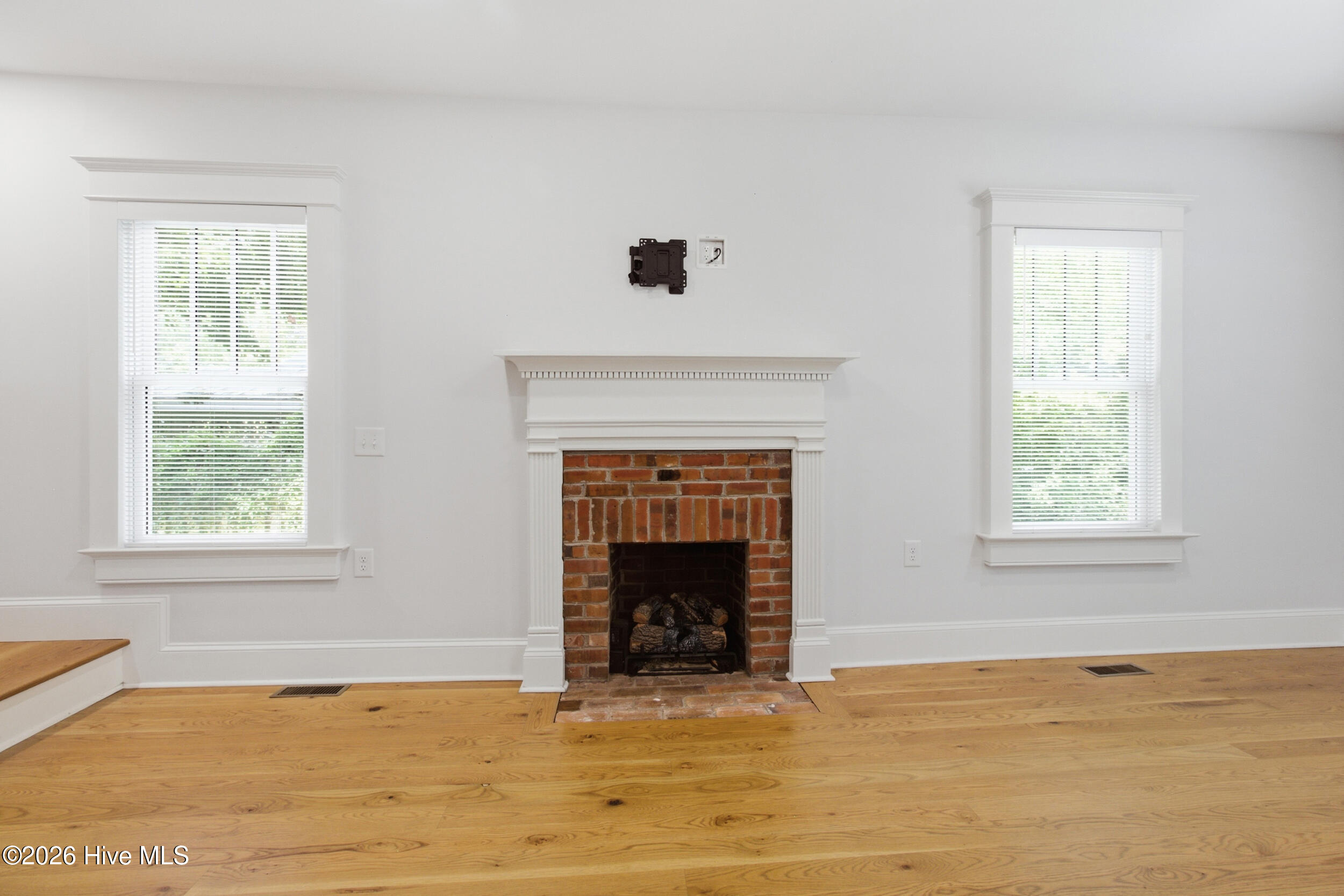 404 Avenue C Property Photo 9