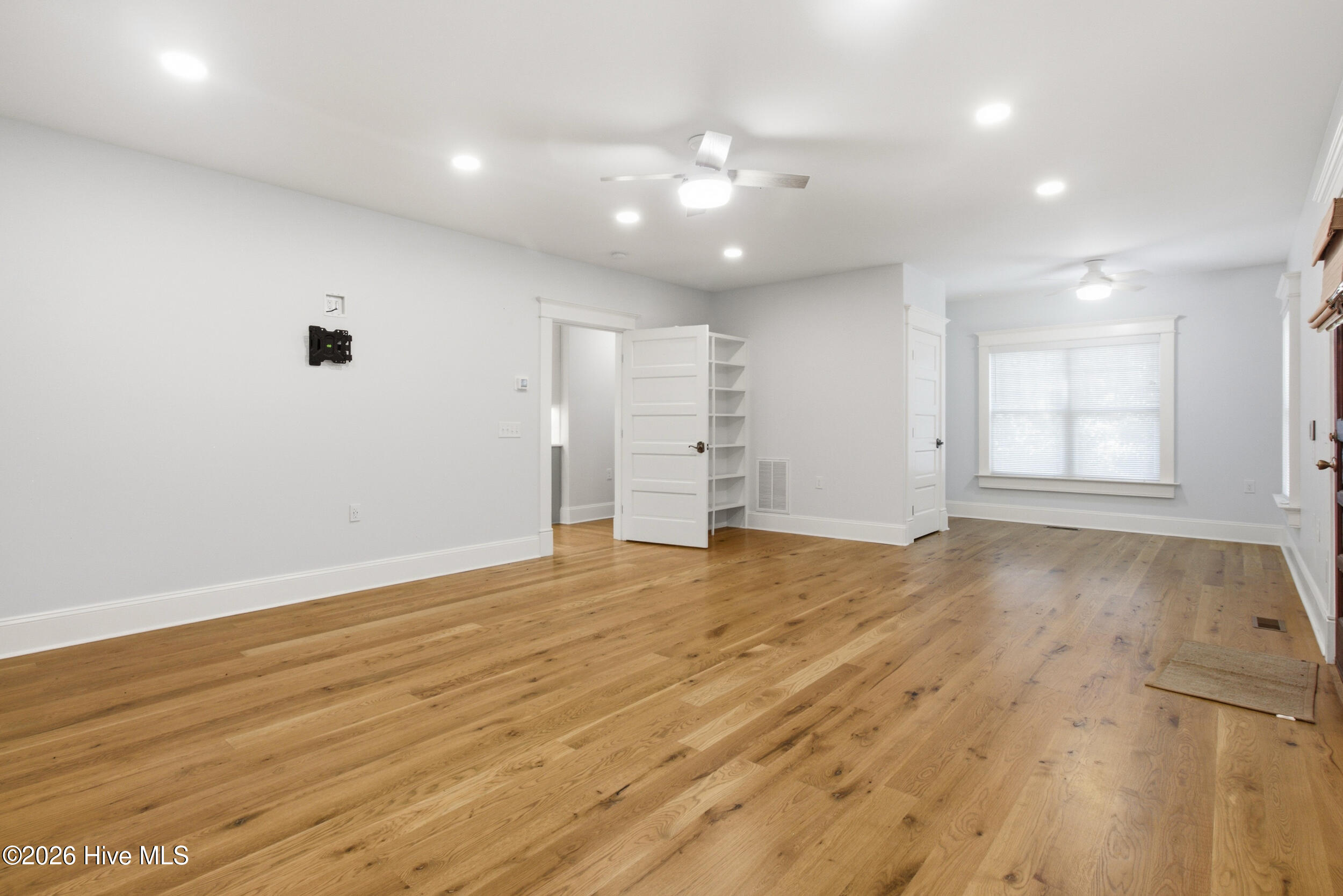 404 Avenue C Property Photo 28