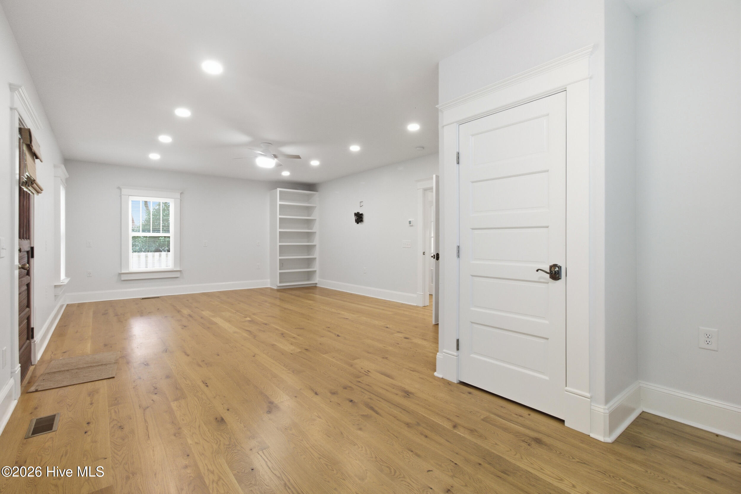 404 Avenue C Property Photo 29