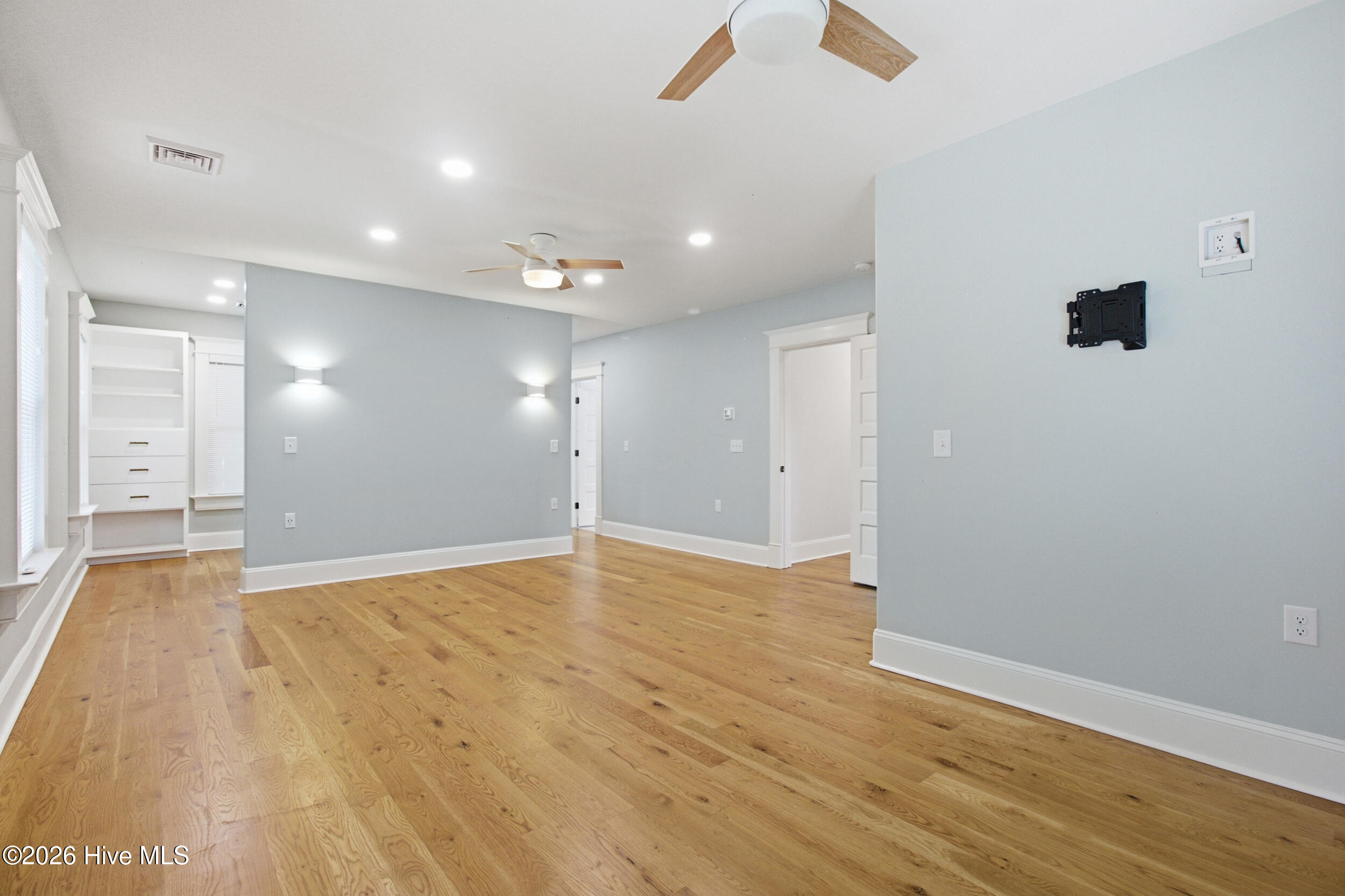 404 Avenue C Property Photo 32