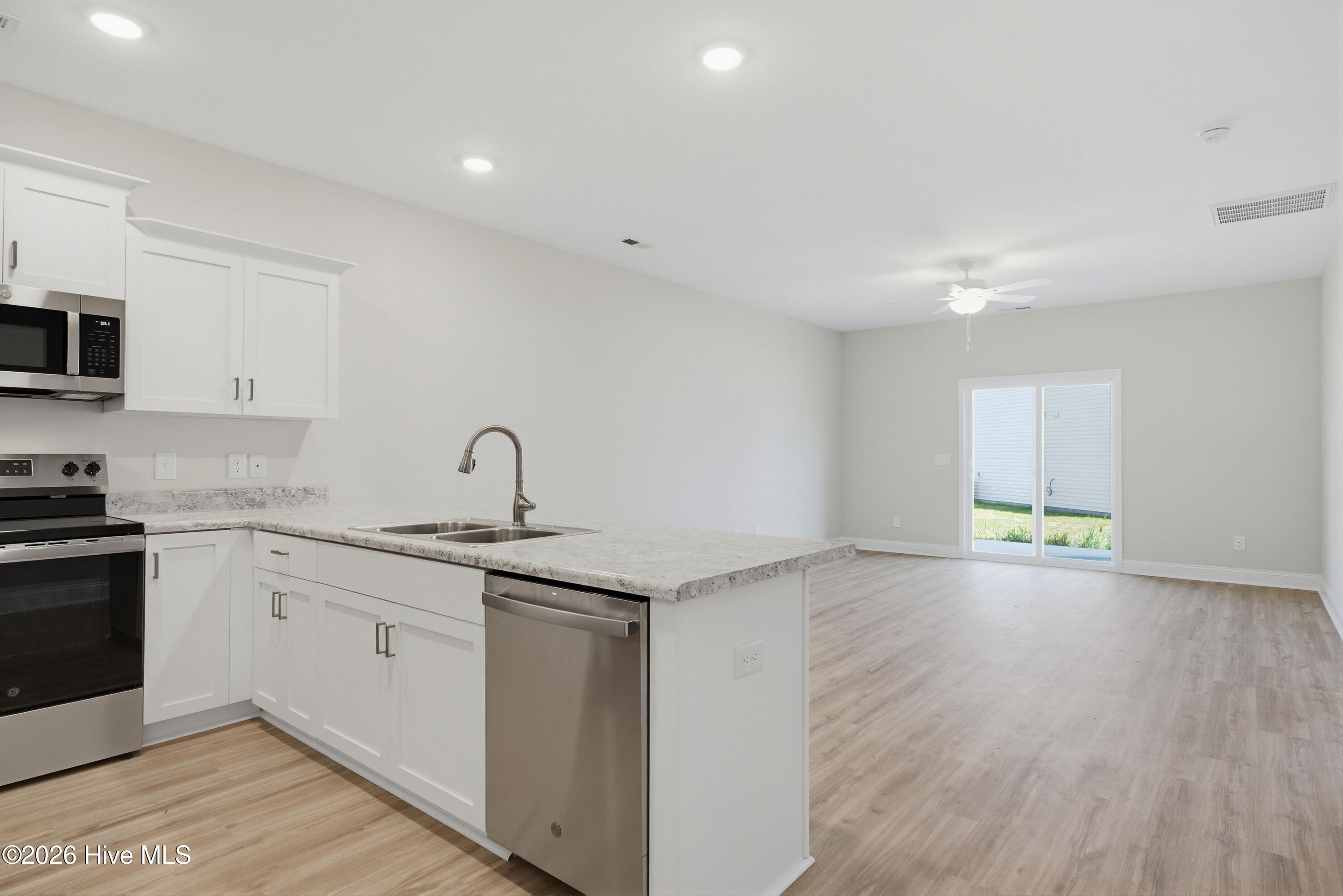 210 Sandpiper Place Property Photo 8