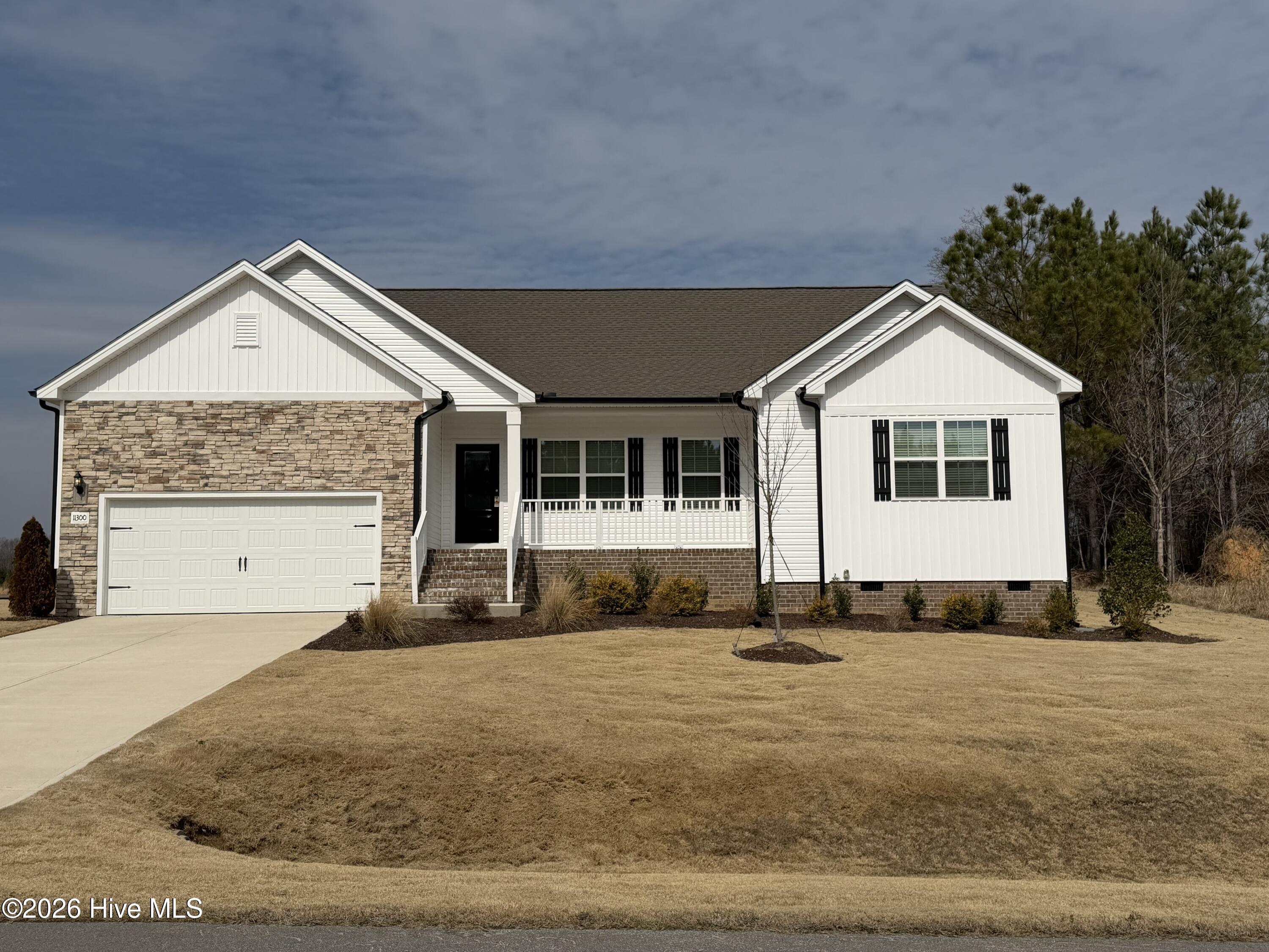 11300 International Drive Property Photo 1