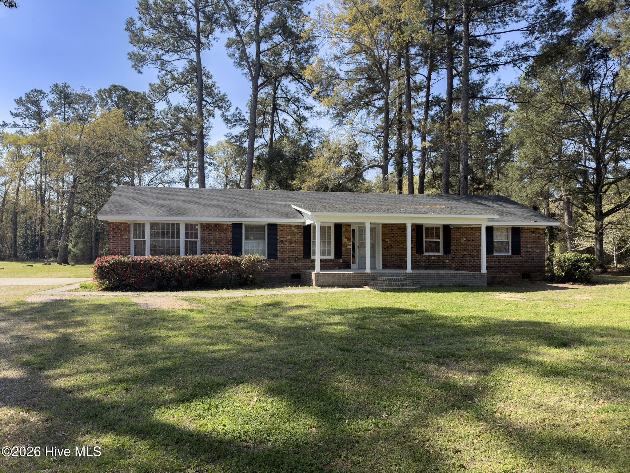 598 Forest Road Property Photo 1
