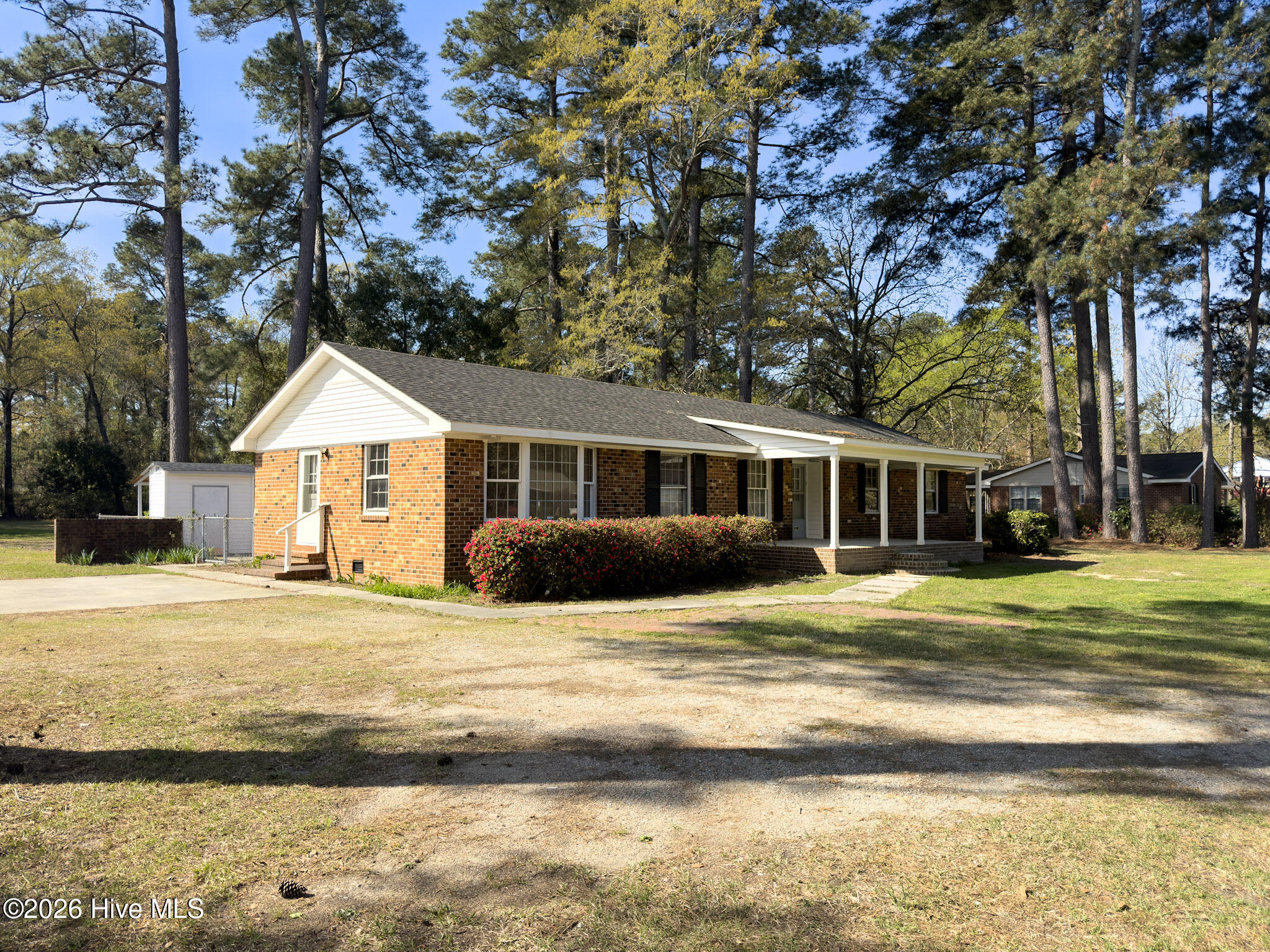 598 Forest Road Property Photo 6